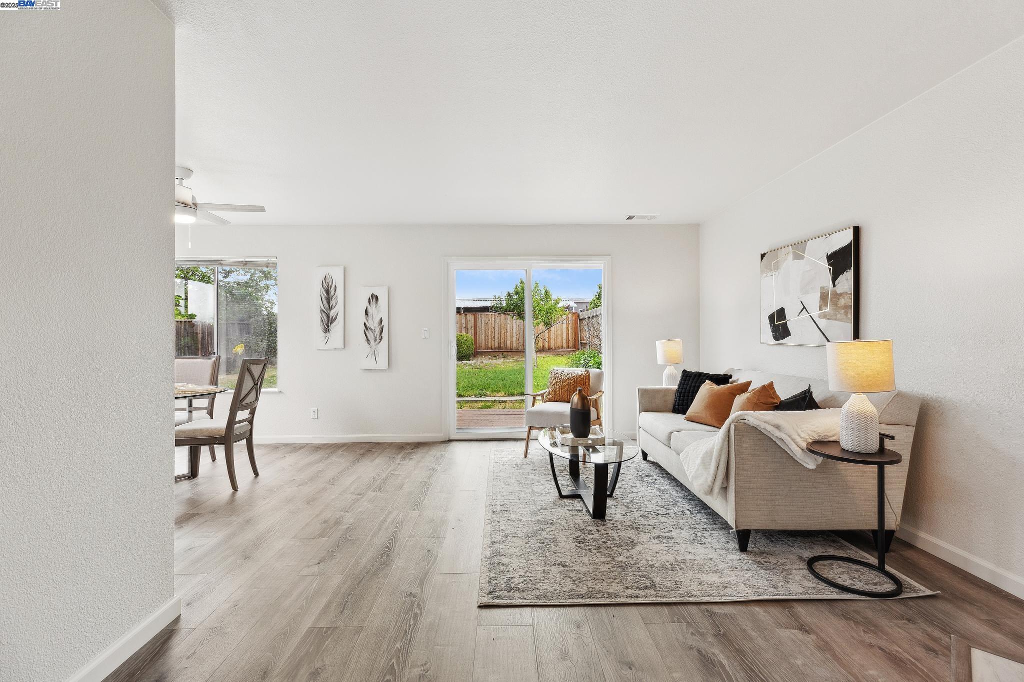 Detail Gallery Image 5 of 33 For 369 Anchor Dr, Bay Point,  CA 94565 - 3 Beds | 2/1 Baths
