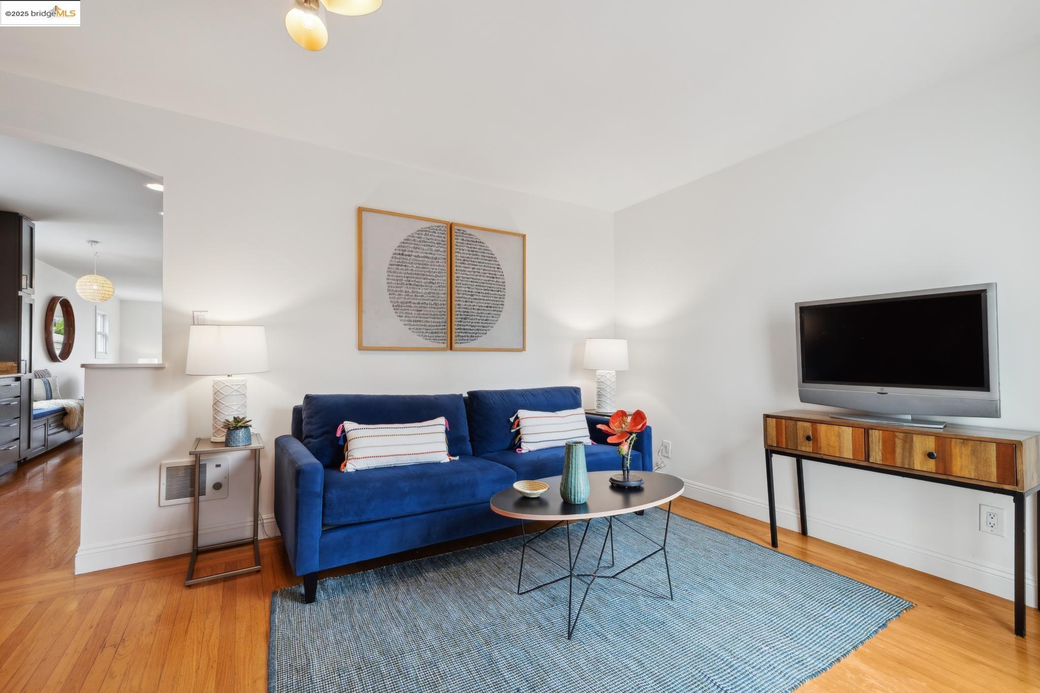 Detail Gallery Image 14 of 47 For 1626 Kains Ave., Berkeley,  CA 94702 - 4 Beds | 2/1 Baths