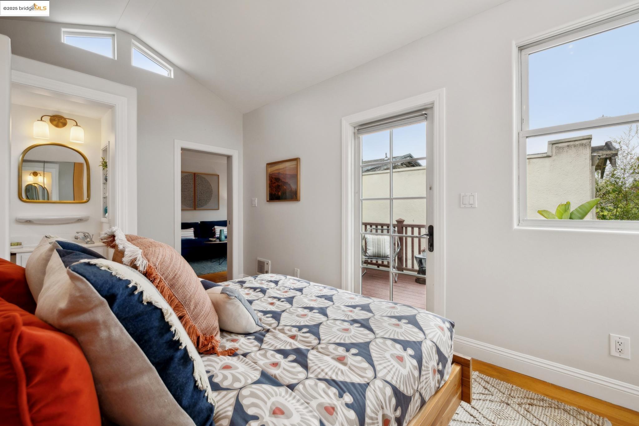 Detail Gallery Image 20 of 47 For 1626 Kains Ave., Berkeley,  CA 94702 - 4 Beds | 2/1 Baths