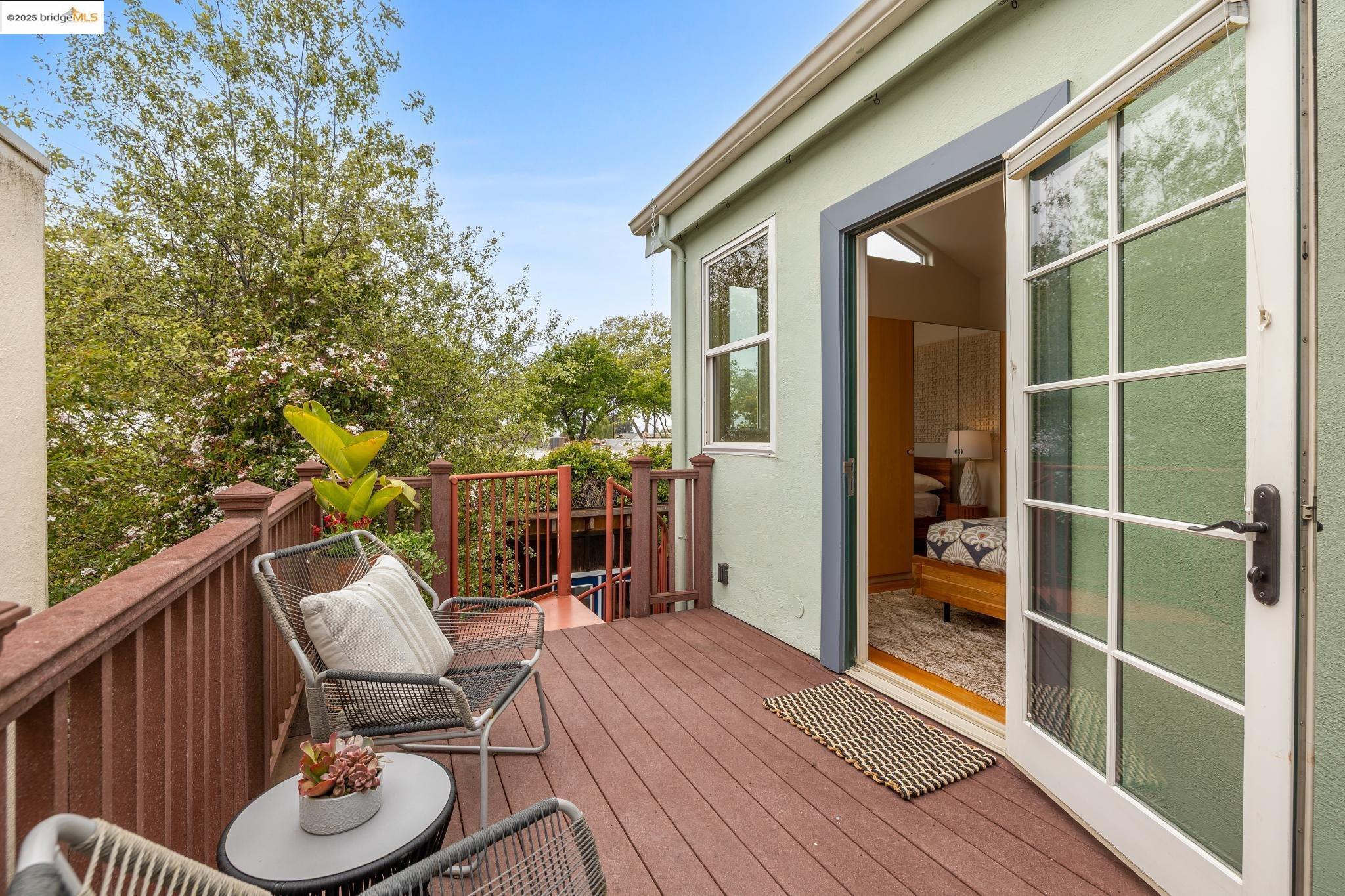 Detail Gallery Image 22 of 47 For 1626 Kains Ave., Berkeley,  CA 94702 - 4 Beds | 2/1 Baths