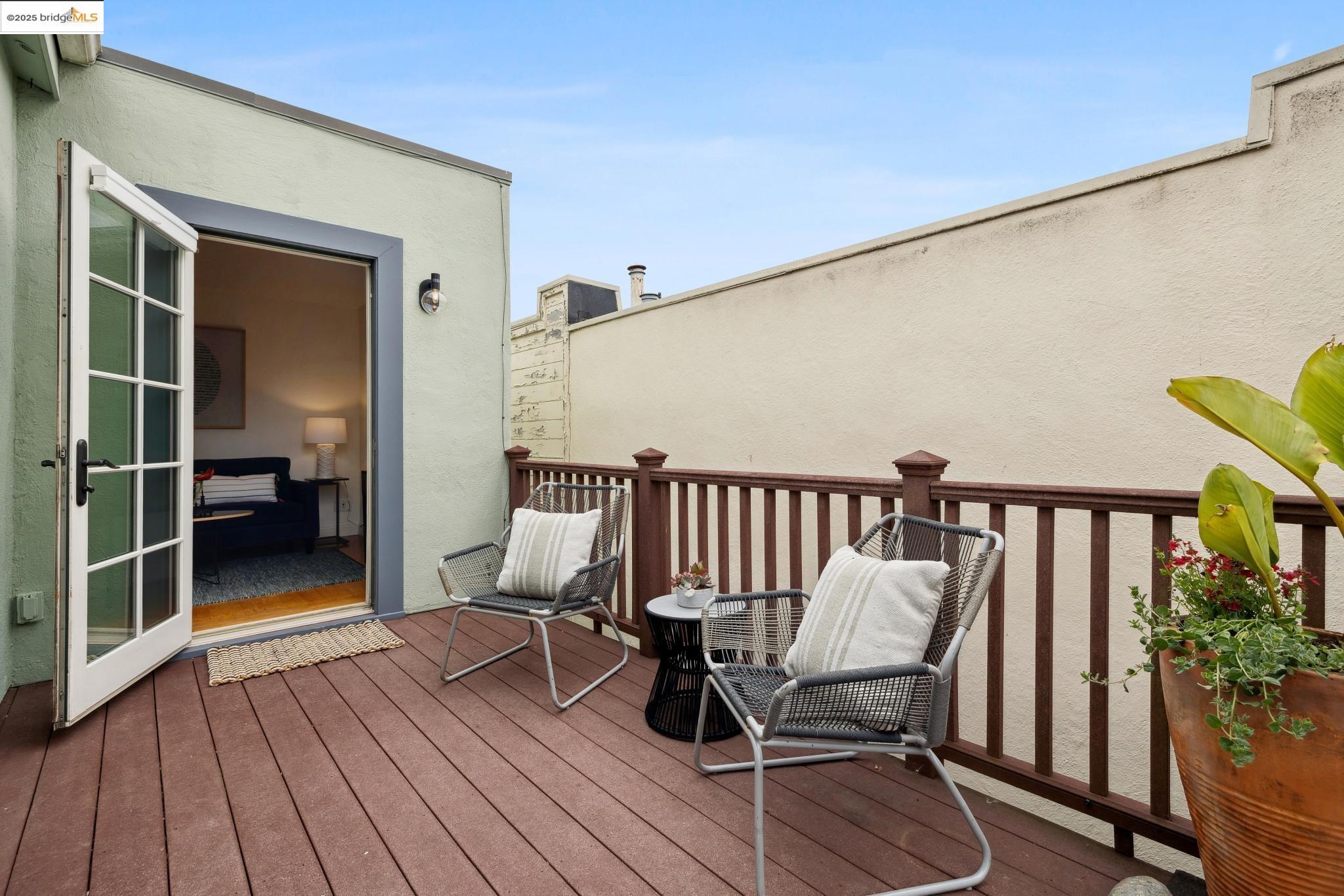 Detail Gallery Image 23 of 47 For 1626 Kains Ave., Berkeley,  CA 94702 - 4 Beds | 2/1 Baths