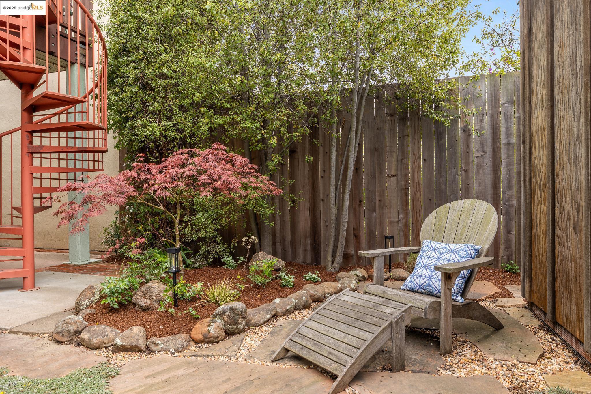 Detail Gallery Image 30 of 47 For 1626 Kains Ave., Berkeley,  CA 94702 - 4 Beds | 2/1 Baths