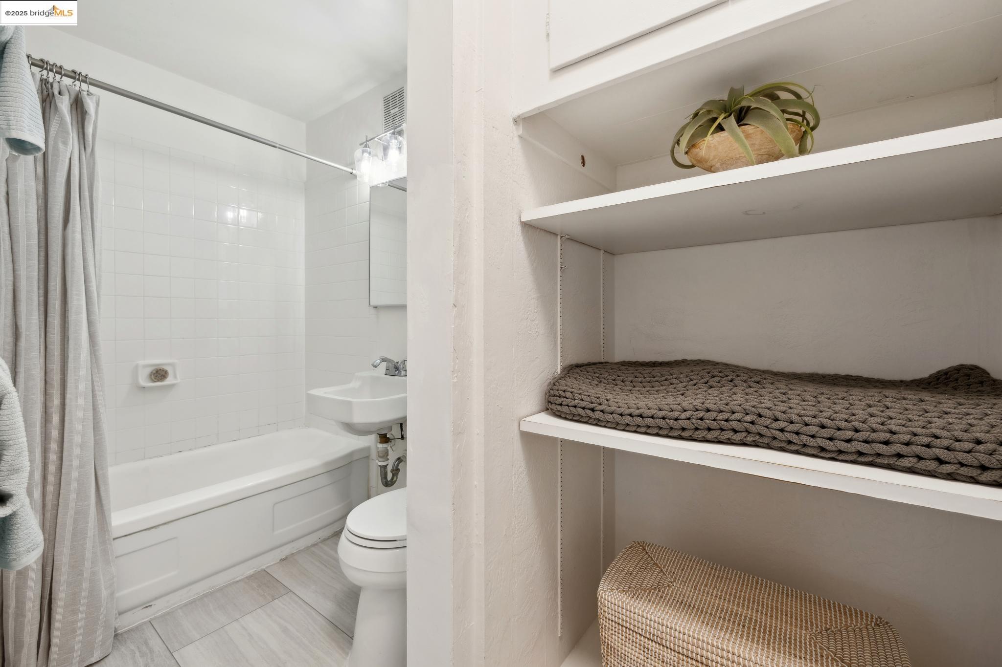 Detail Gallery Image 42 of 47 For 1626 Kains Ave., Berkeley,  CA 94702 - 4 Beds | 2/1 Baths