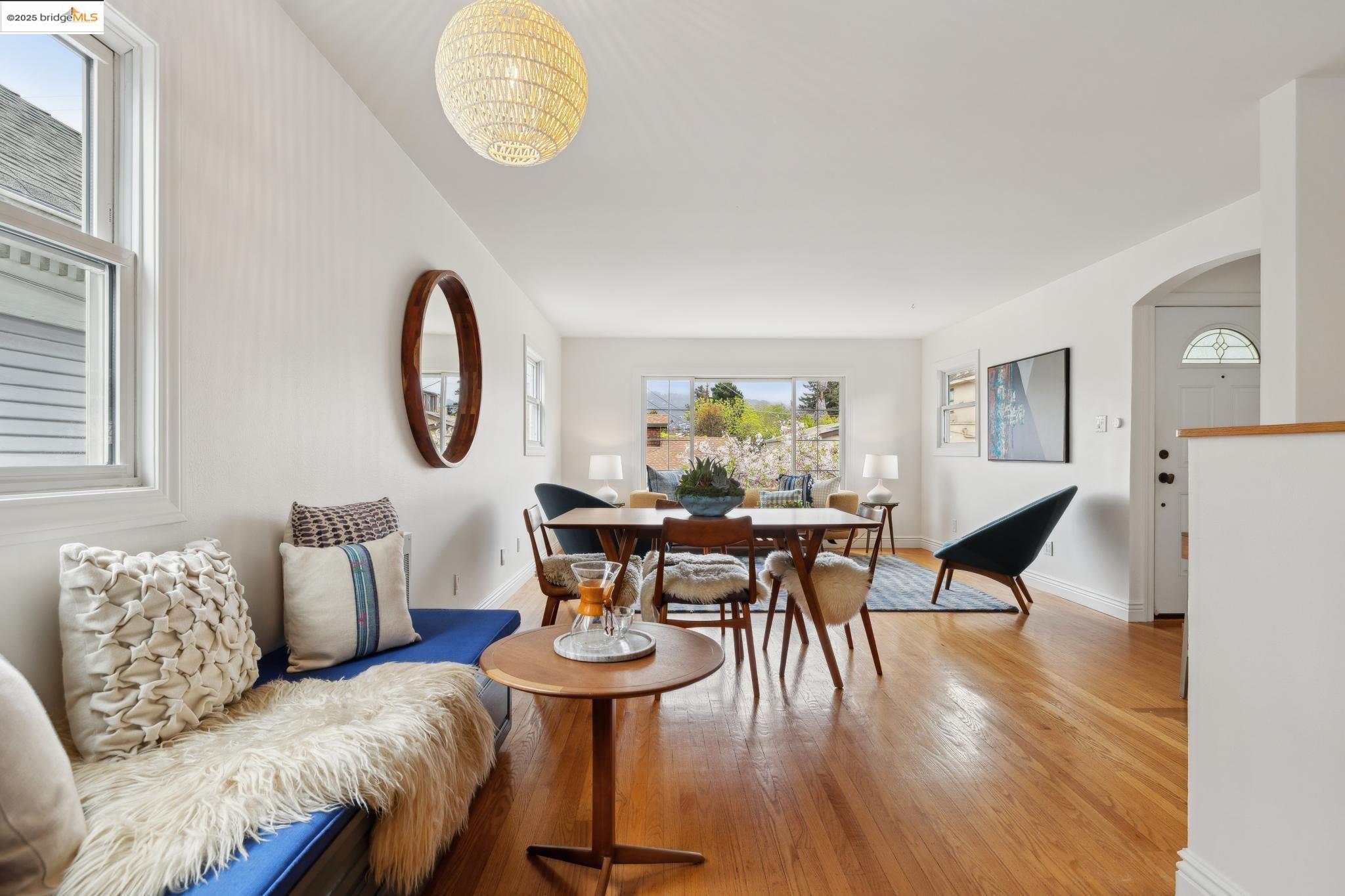 Detail Gallery Image 9 of 47 For 1626 Kains Ave., Berkeley,  CA 94702 - 4 Beds | 2/1 Baths