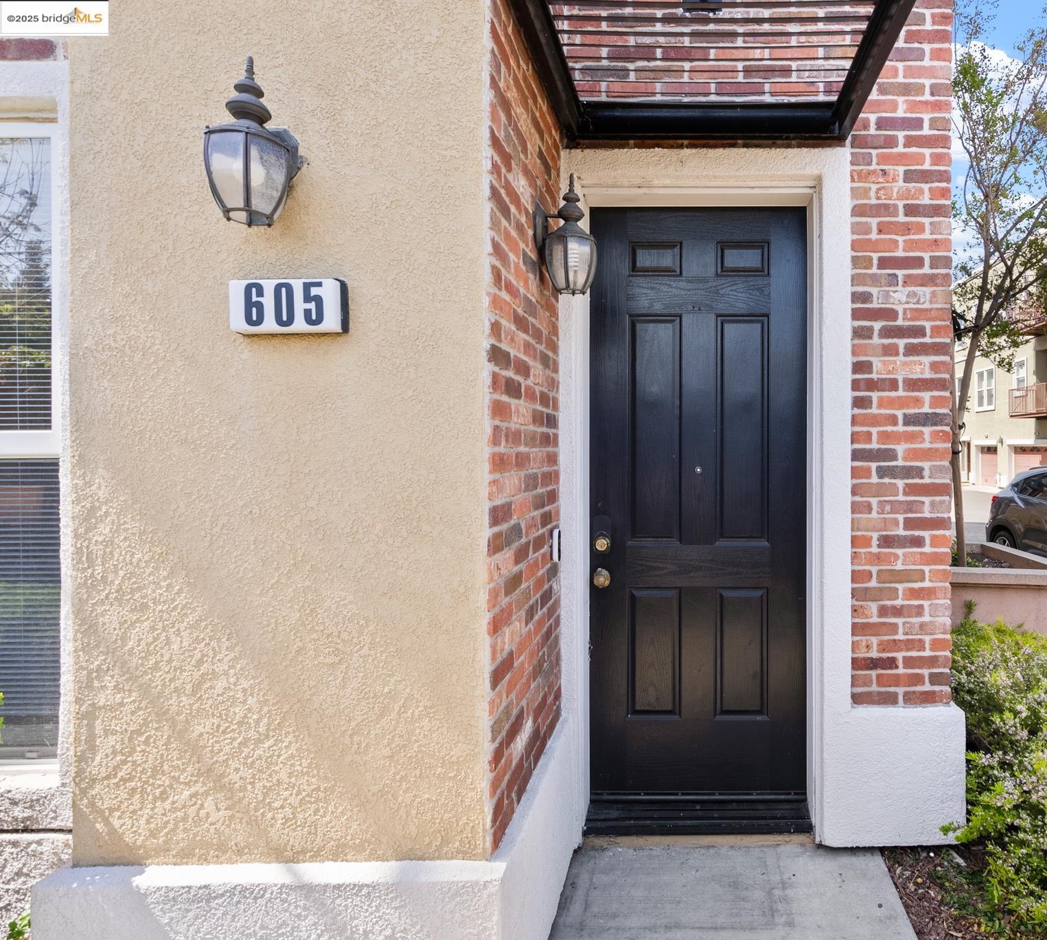 Detail Gallery Image 2 of 31 For 605 Artistic Pl, Hayward,  CA 94541 - 3 Beds | 3 Baths
