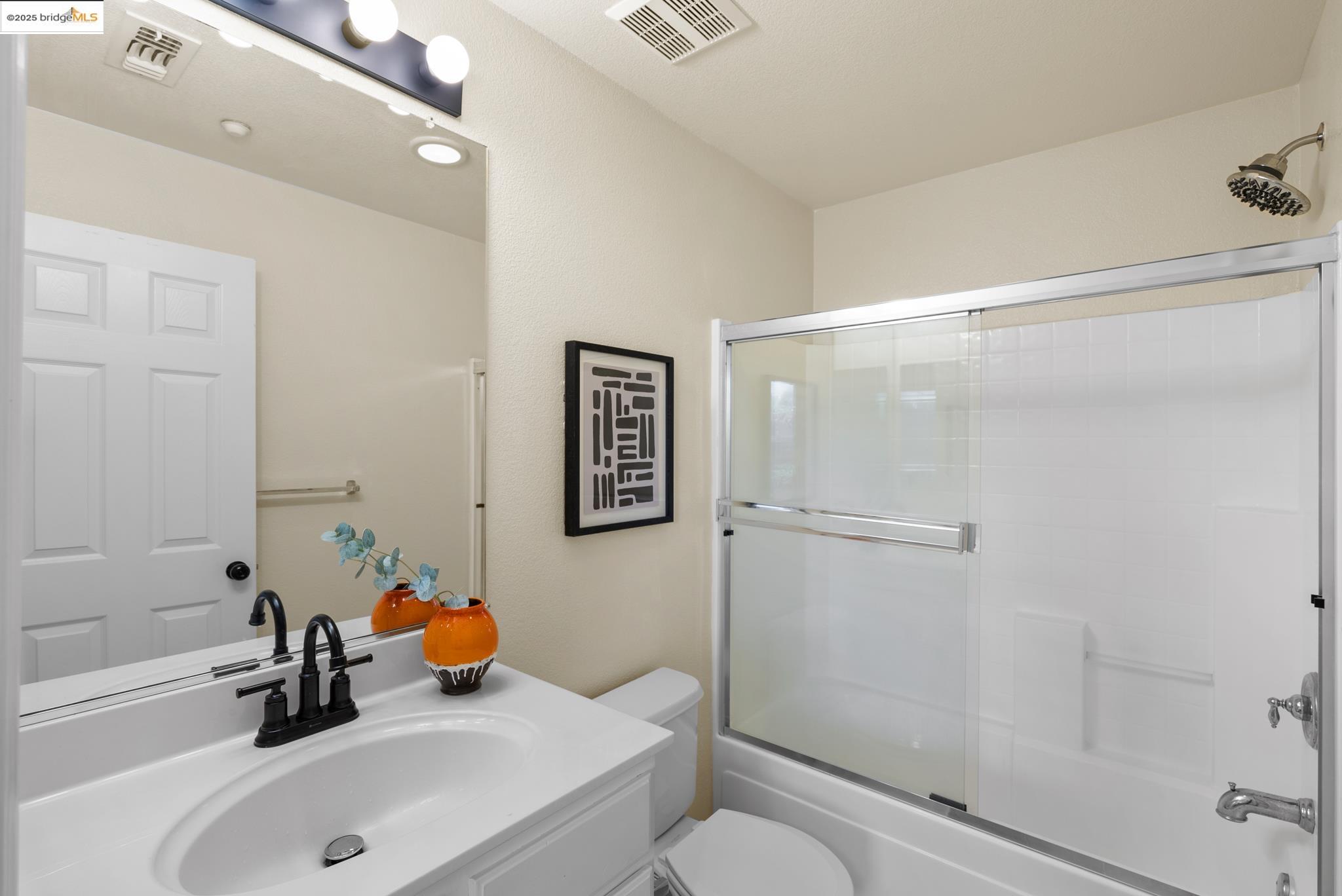 Detail Gallery Image 13 of 31 For 605 Artistic Pl, Hayward,  CA 94541 - 3 Beds | 3 Baths