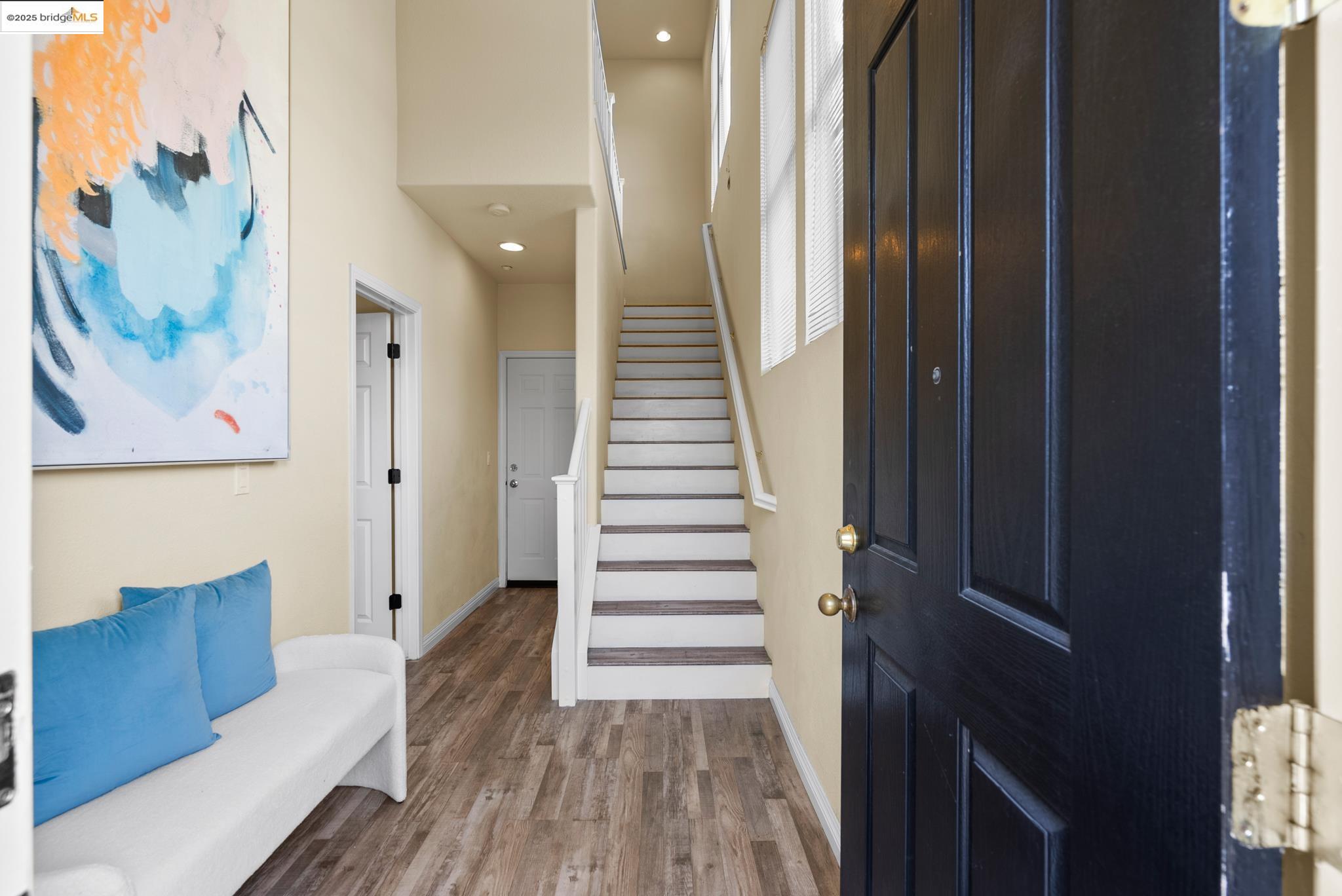 Detail Gallery Image 3 of 31 For 605 Artistic Pl, Hayward,  CA 94541 - 3 Beds | 3 Baths