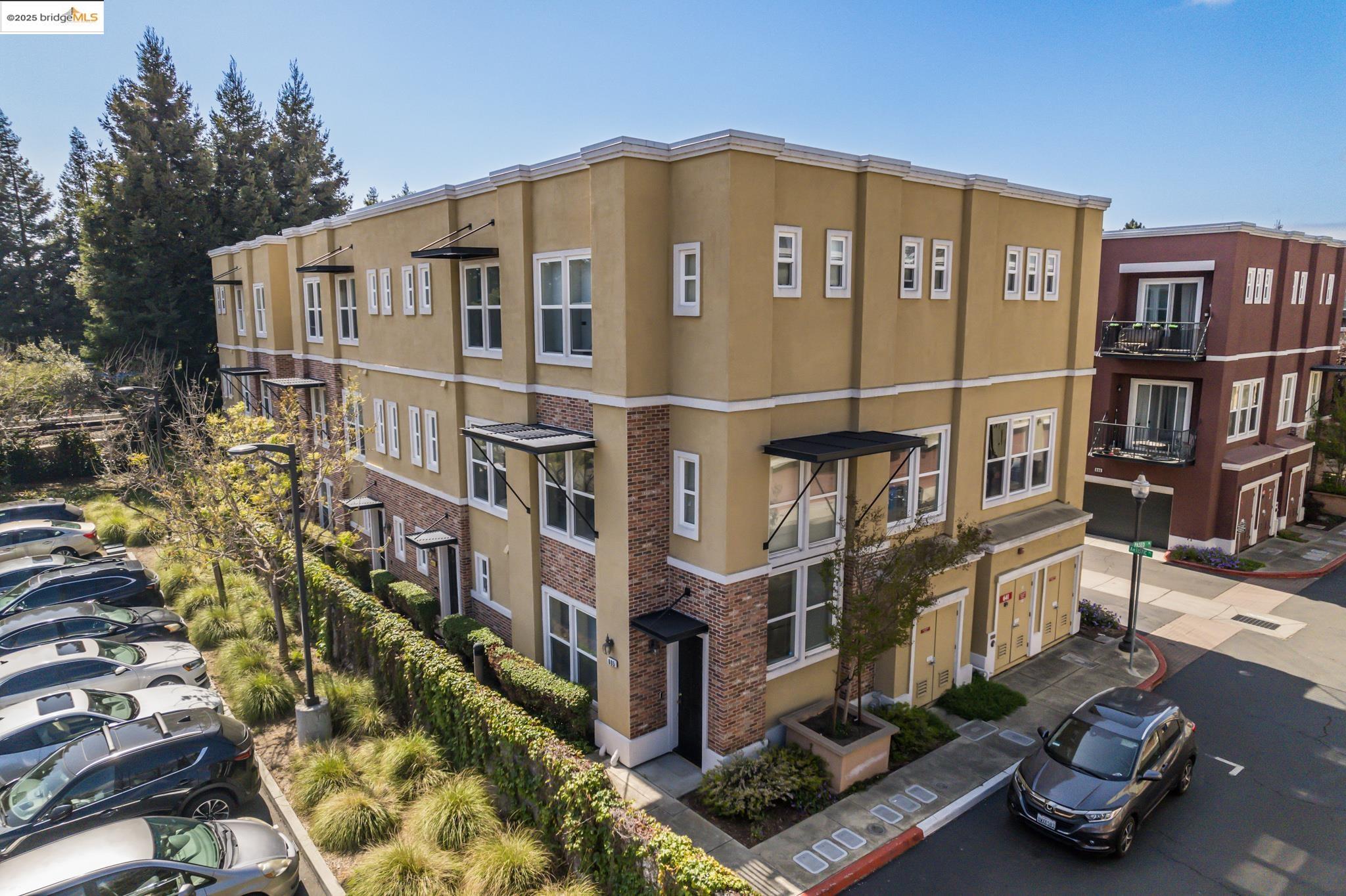Detail Gallery Image 31 of 31 For 605 Artistic Pl, Hayward,  CA 94541 - 3 Beds | 3 Baths