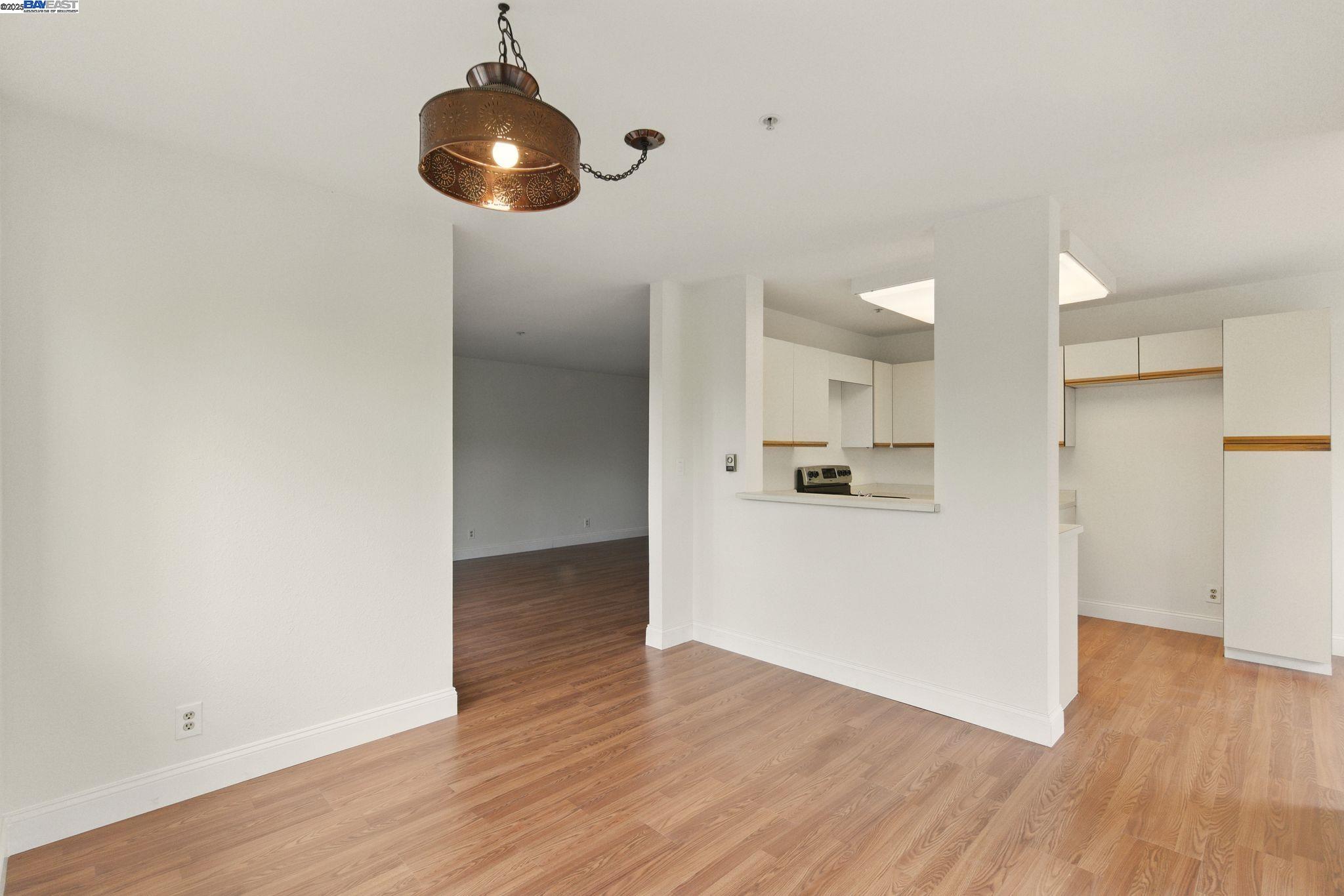 Detail Gallery Image 11 of 27 For 245 Perkins St #33,  Oakland,  CA 94610 - 2 Beds | 2 Baths