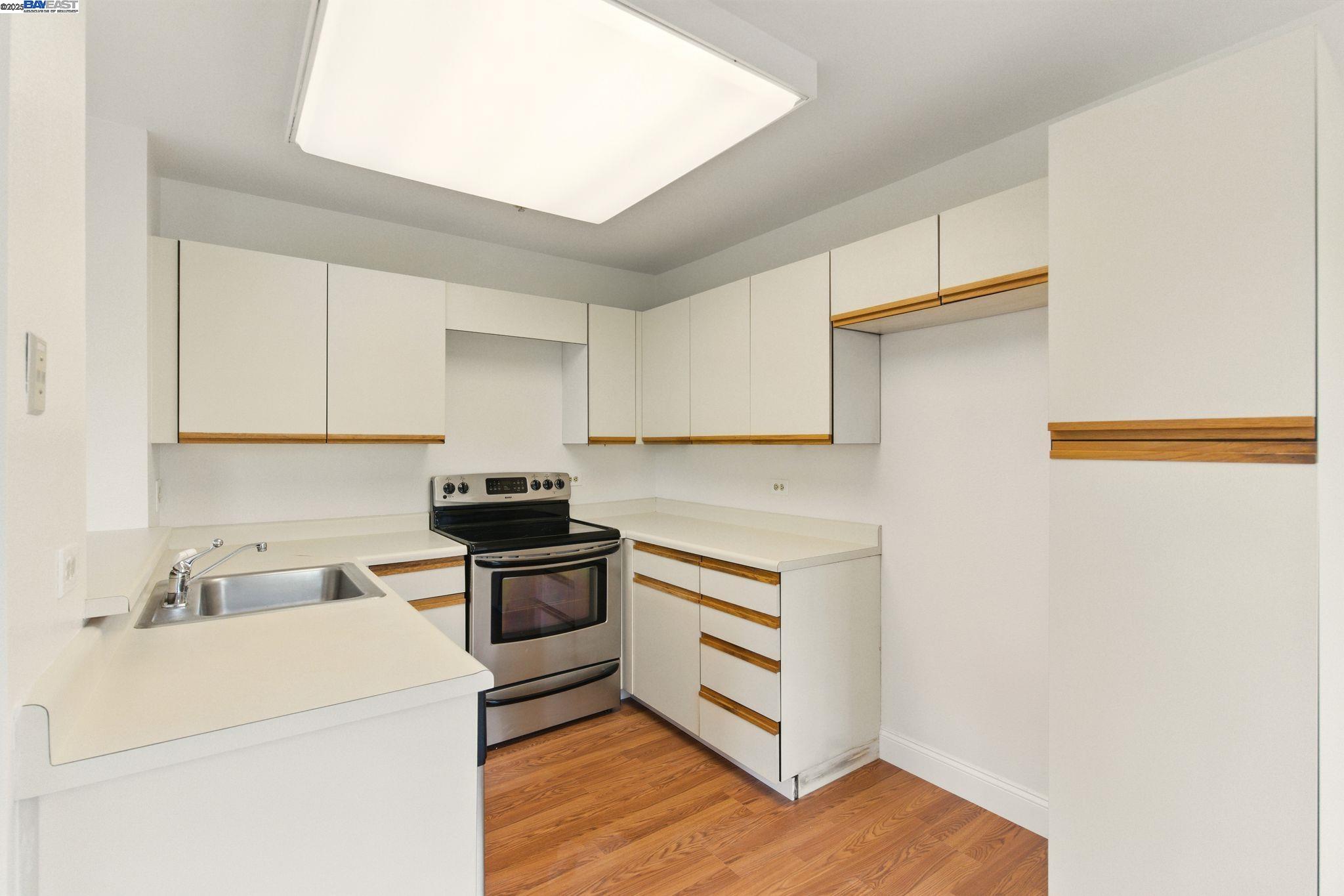 Detail Gallery Image 12 of 27 For 245 Perkins St #33,  Oakland,  CA 94610 - 2 Beds | 2 Baths