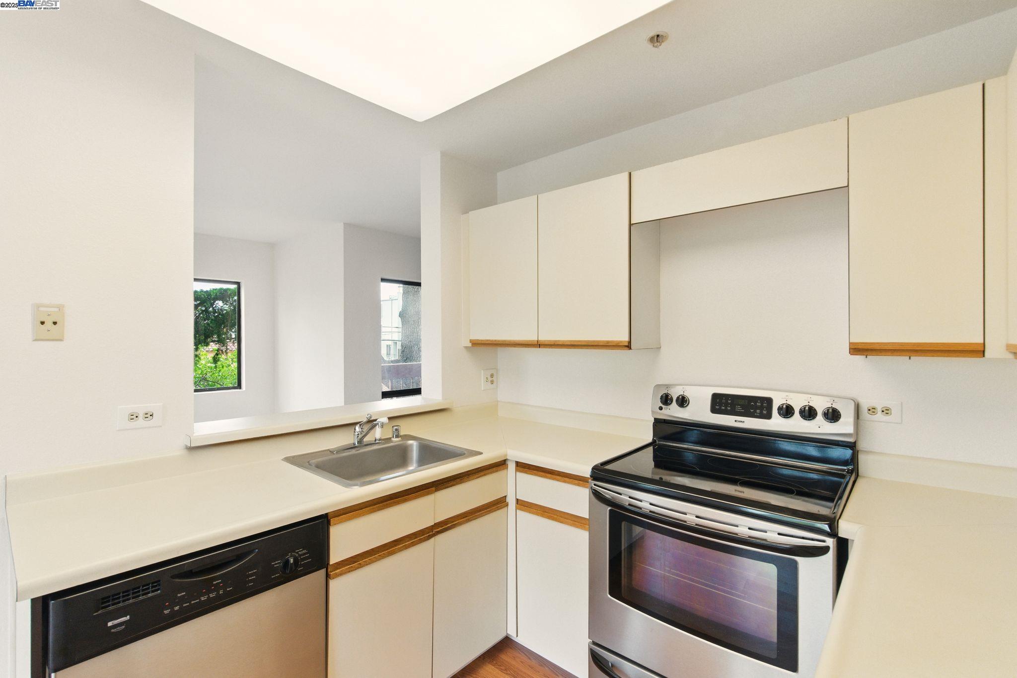 Detail Gallery Image 13 of 27 For 245 Perkins St #33,  Oakland,  CA 94610 - 2 Beds | 2 Baths