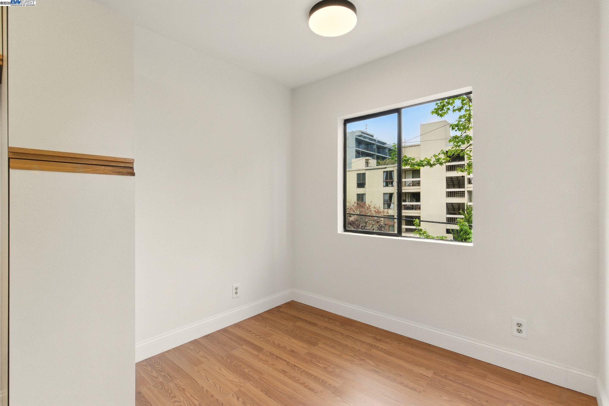 Detail Gallery Image 14 of 27 For 245 Perkins St #33,  Oakland,  CA 94610 - 2 Beds | 2 Baths