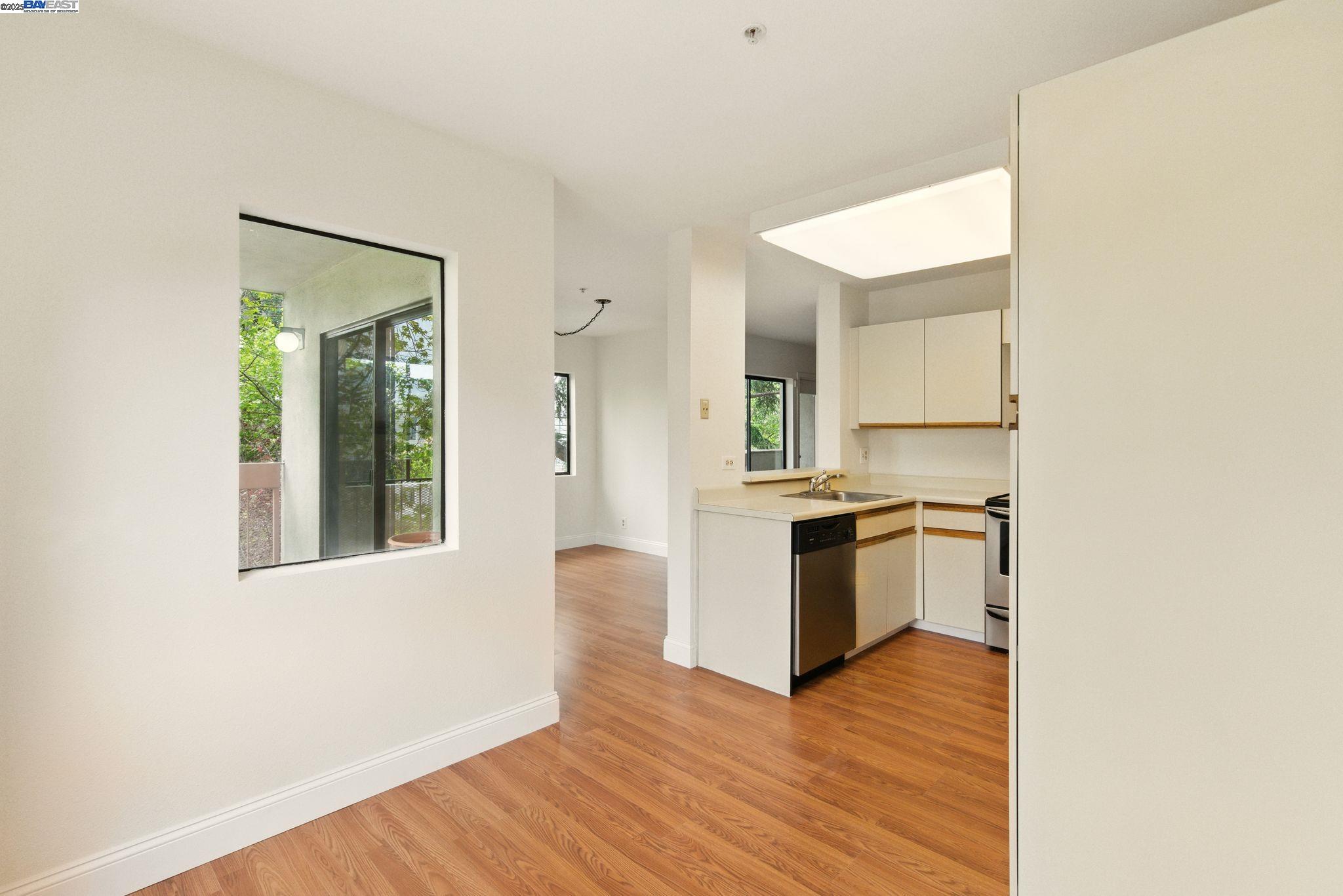 Detail Gallery Image 15 of 27 For 245 Perkins St #33,  Oakland,  CA 94610 - 2 Beds | 2 Baths