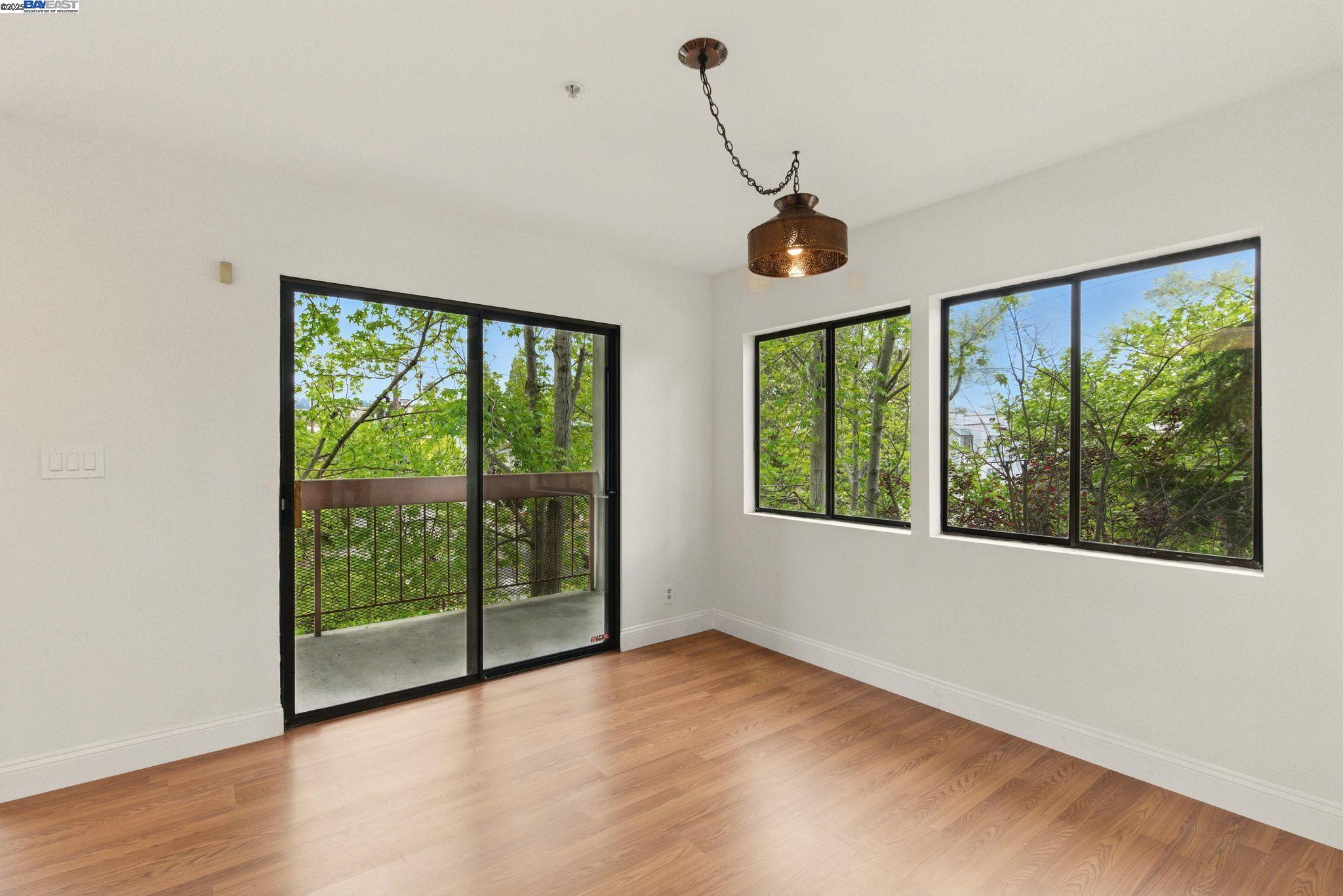 Detail Gallery Image 8 of 27 For 245 Perkins St #33,  Oakland,  CA 94610 - 2 Beds | 2 Baths