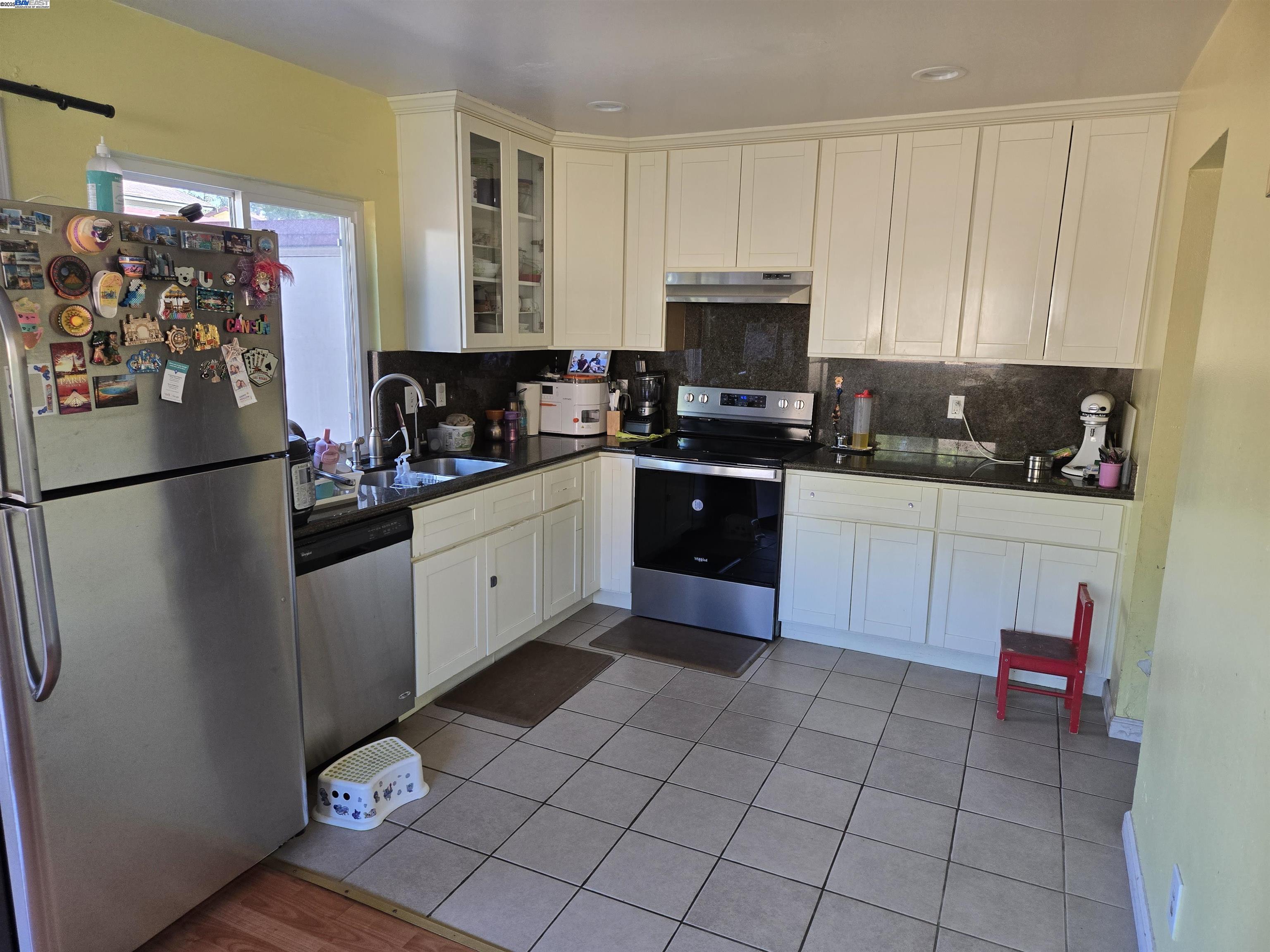 Detail Gallery Image 6 of 26 For 34179 Bowling Green Cmn, Fremont,  CA 94555 - 4 Beds | 2/1 Baths