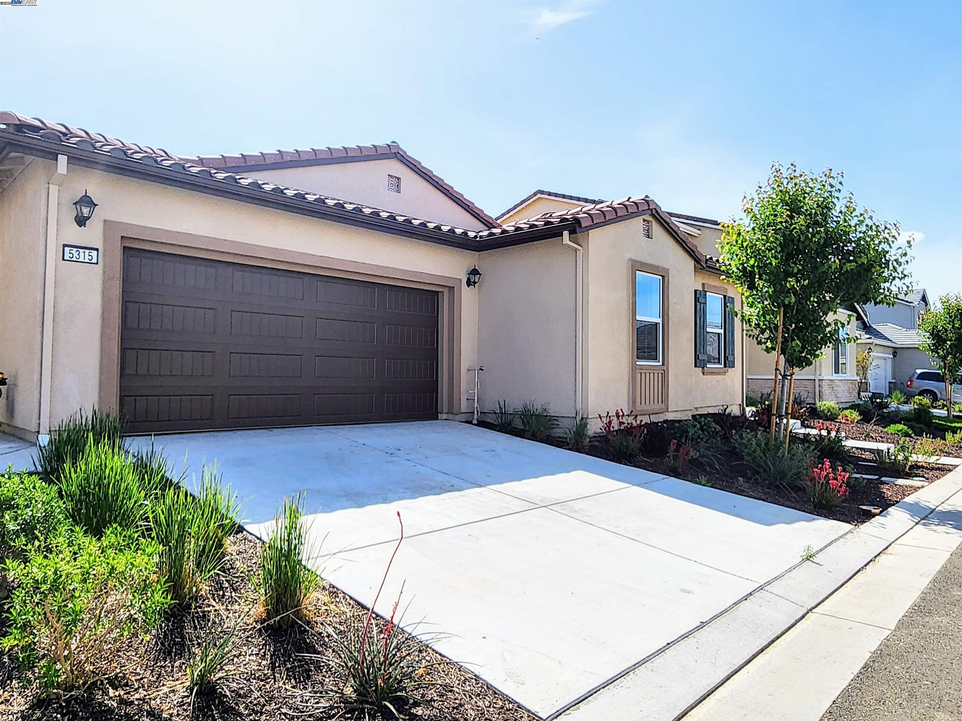 Detail Gallery Image 1 of 43 For 5315 Potter Valley Ln, Antioch,  CA 94531 - 4 Beds | 3 Baths
