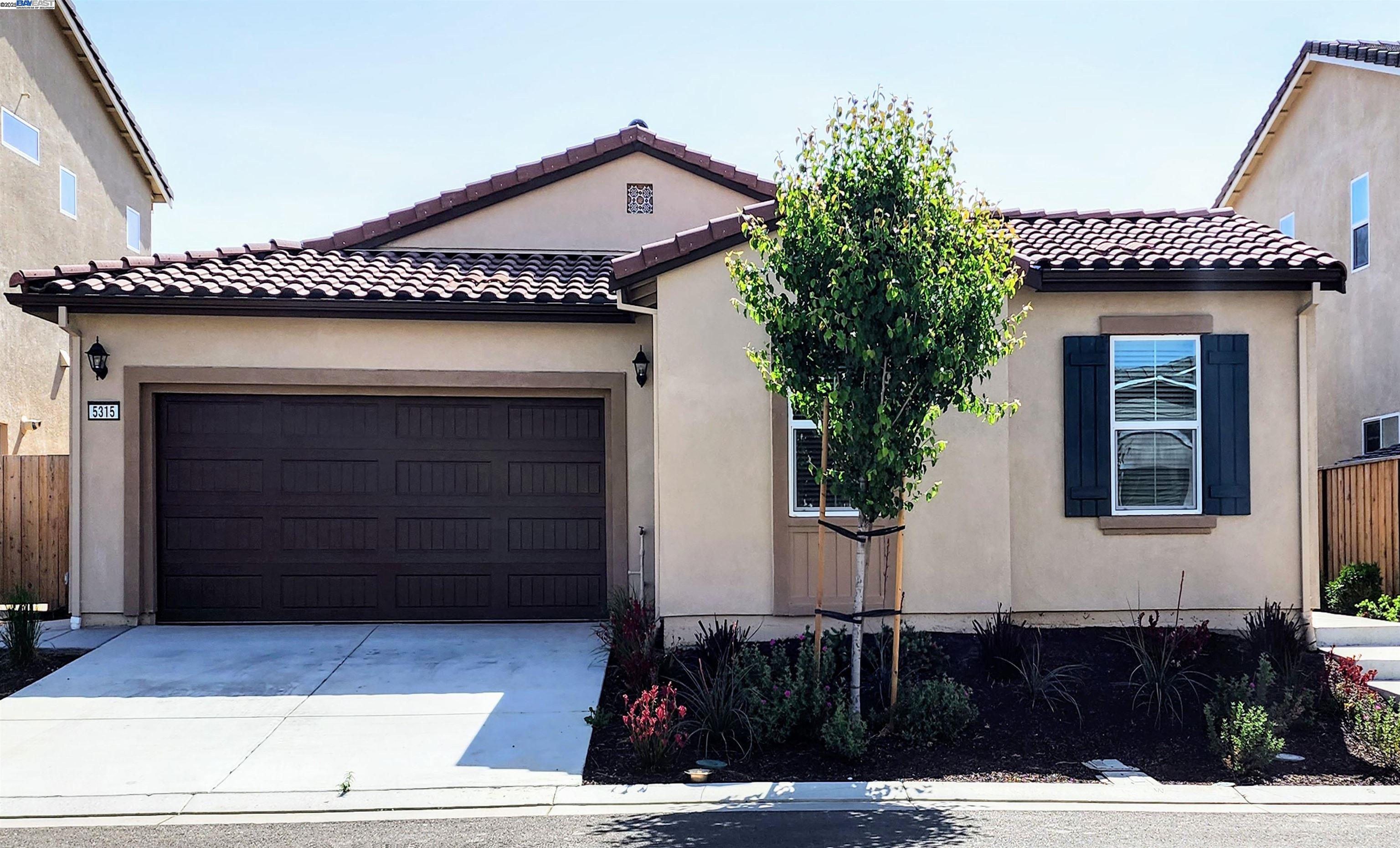 Detail Gallery Image 2 of 43 For 5315 Potter Valley Ln, Antioch,  CA 94531 - 4 Beds | 3 Baths
