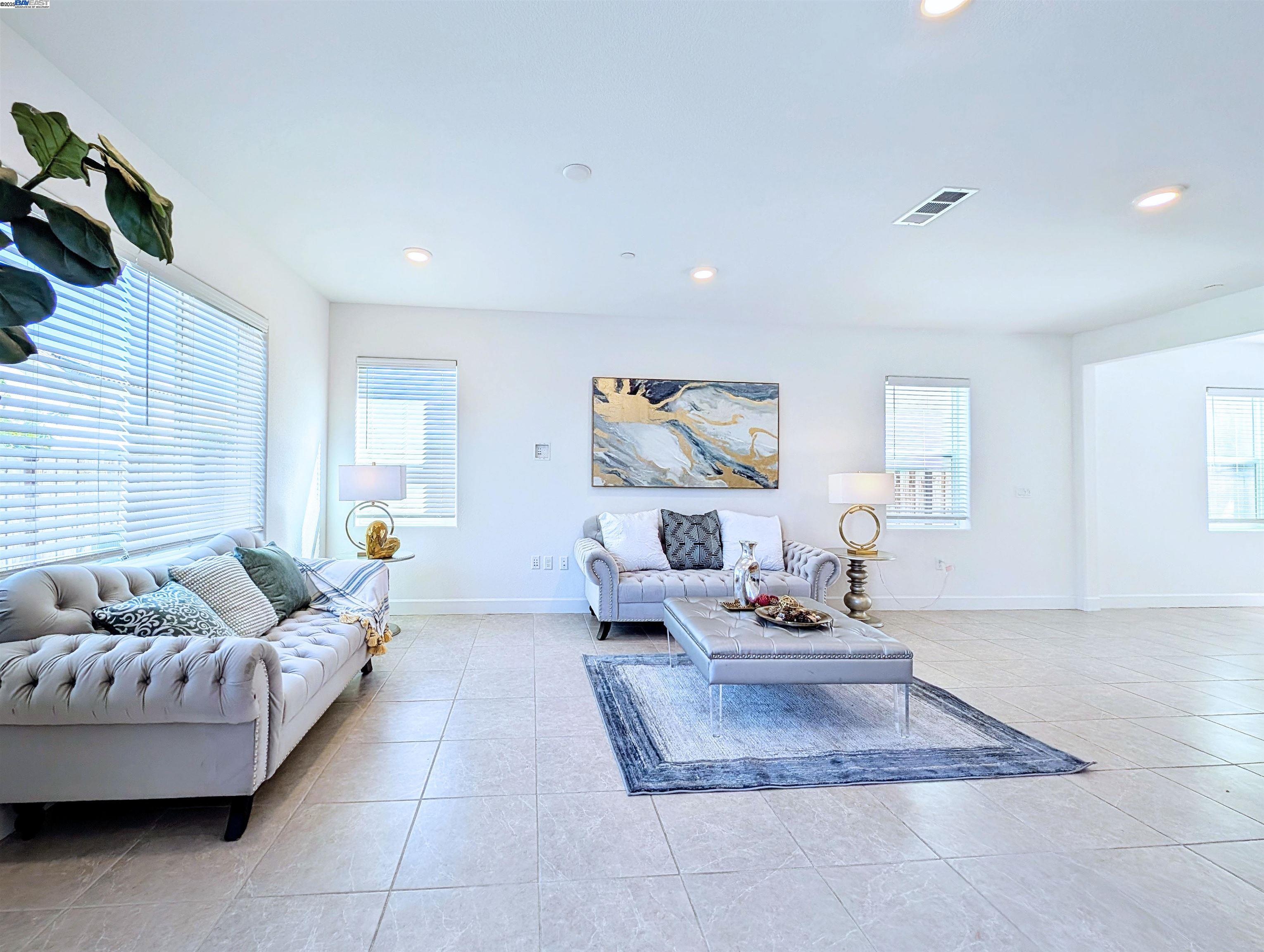 Detail Gallery Image 7 of 43 For 5315 Potter Valley Ln, Antioch,  CA 94531 - 4 Beds | 3 Baths