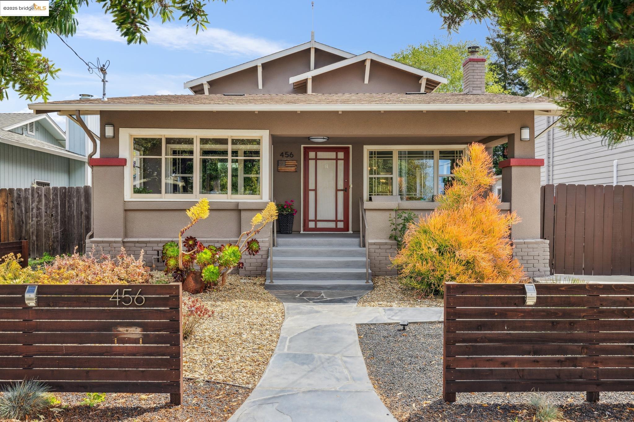 Detail Gallery Image 2 of 48 For 456 Mitchell Ave, San Leandro,  CA 94577 - 5 Beds | 3/1 Baths