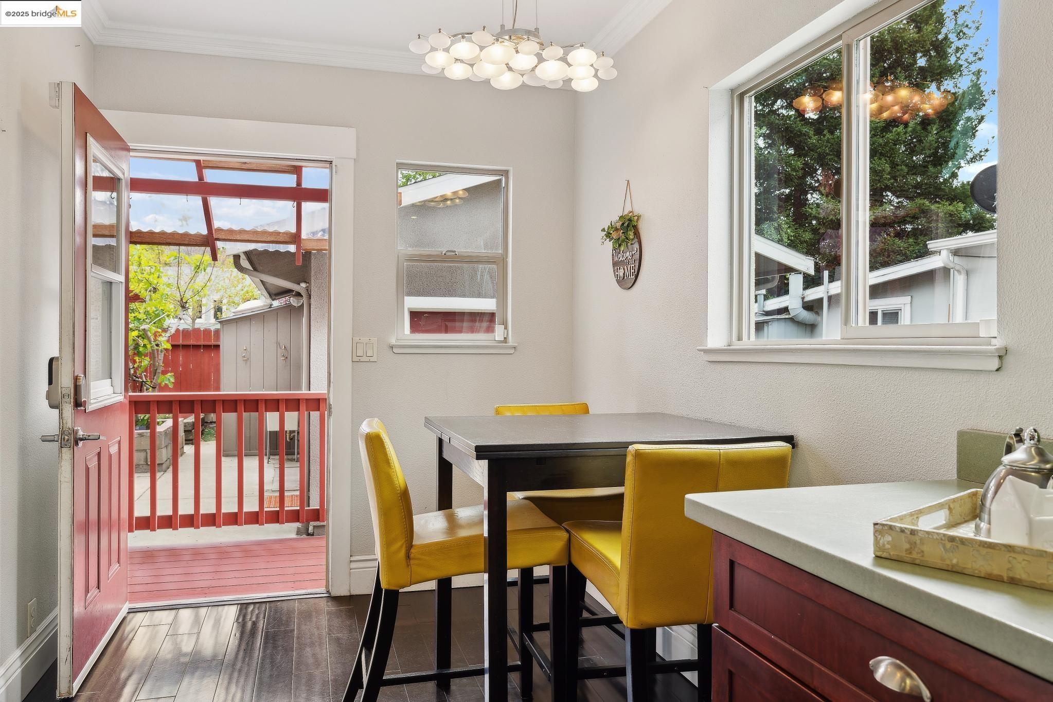 Detail Gallery Image 19 of 48 For 456 Mitchell Ave, San Leandro,  CA 94577 - 5 Beds | 3/1 Baths