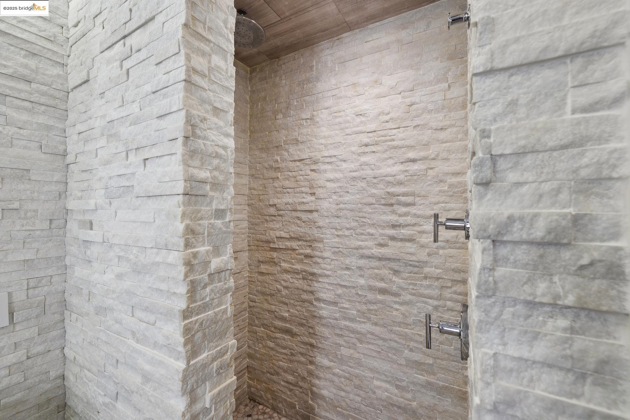 Detail Gallery Image 25 of 48 For 456 Mitchell Ave, San Leandro,  CA 94577 - 5 Beds | 3/1 Baths