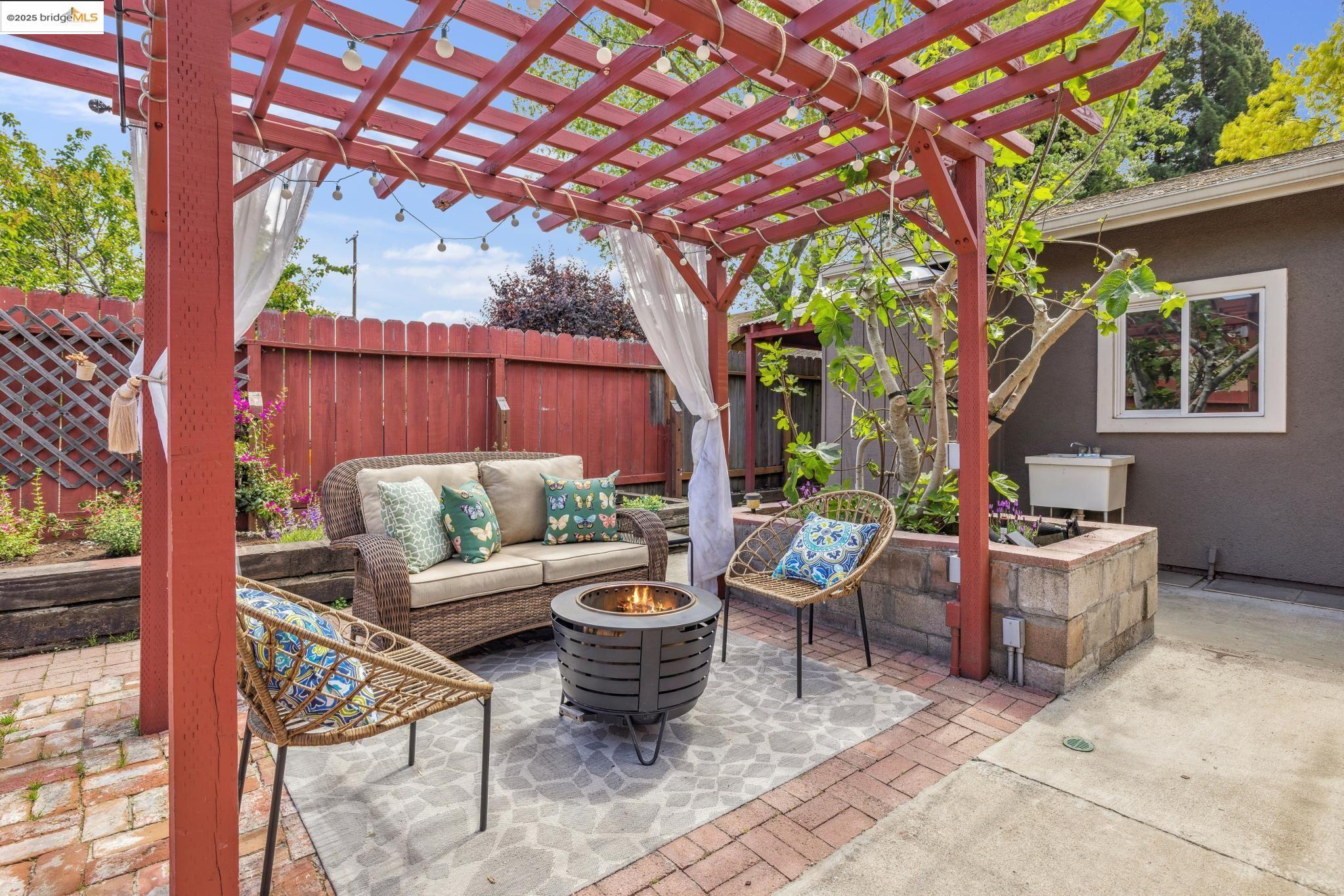Detail Gallery Image 43 of 48 For 456 Mitchell Ave, San Leandro,  CA 94577 - 5 Beds | 3/1 Baths