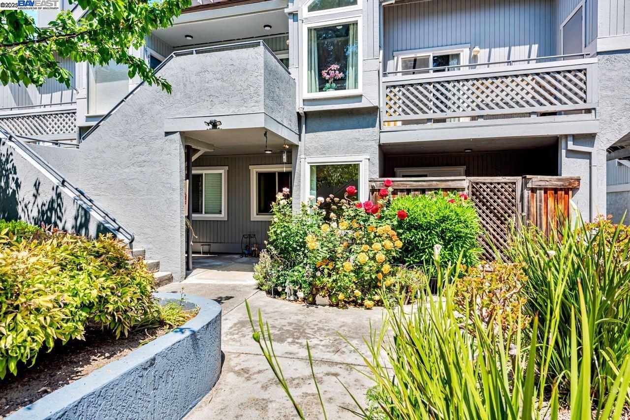 MLS: 41093947 Condo For Sale