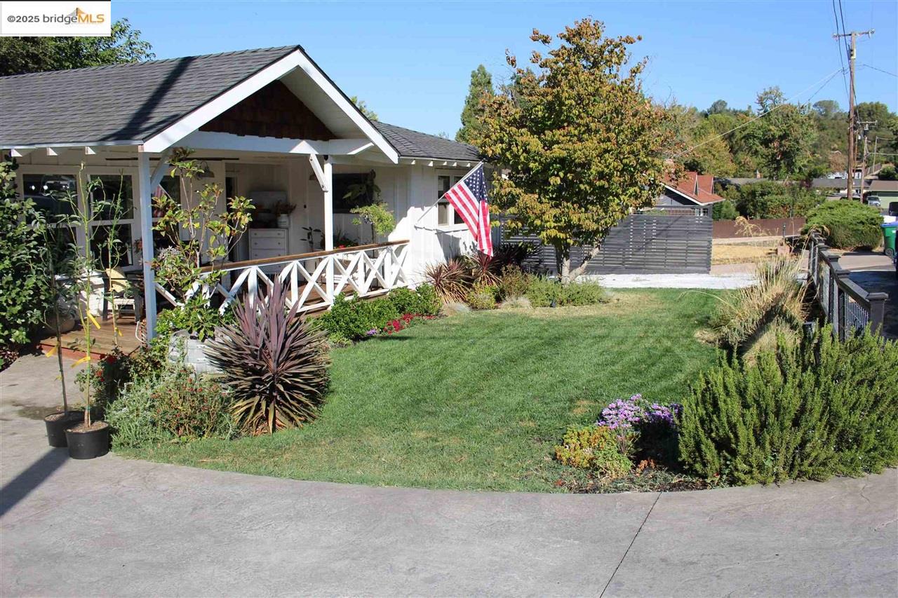 Detail Gallery Image 1 of 1 For 20480 Quail Hollow, Sonora,  CA 95370 - 3 Beds | 2 Baths