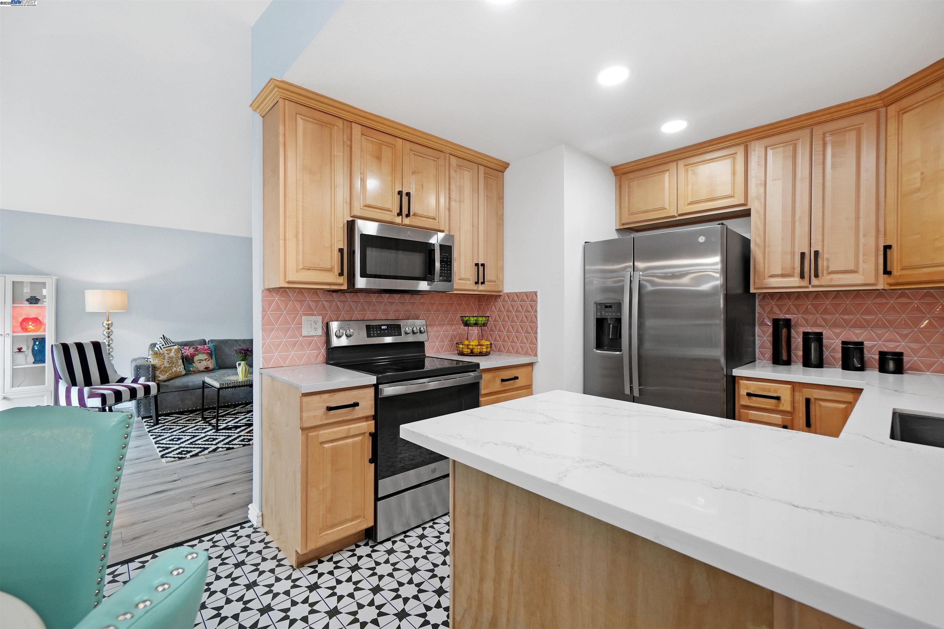 Detail Gallery Image 14 of 44 For 179 Loma Verde Dr, San Lorenzo,  CA 94580 - 3 Beds | 2 Baths