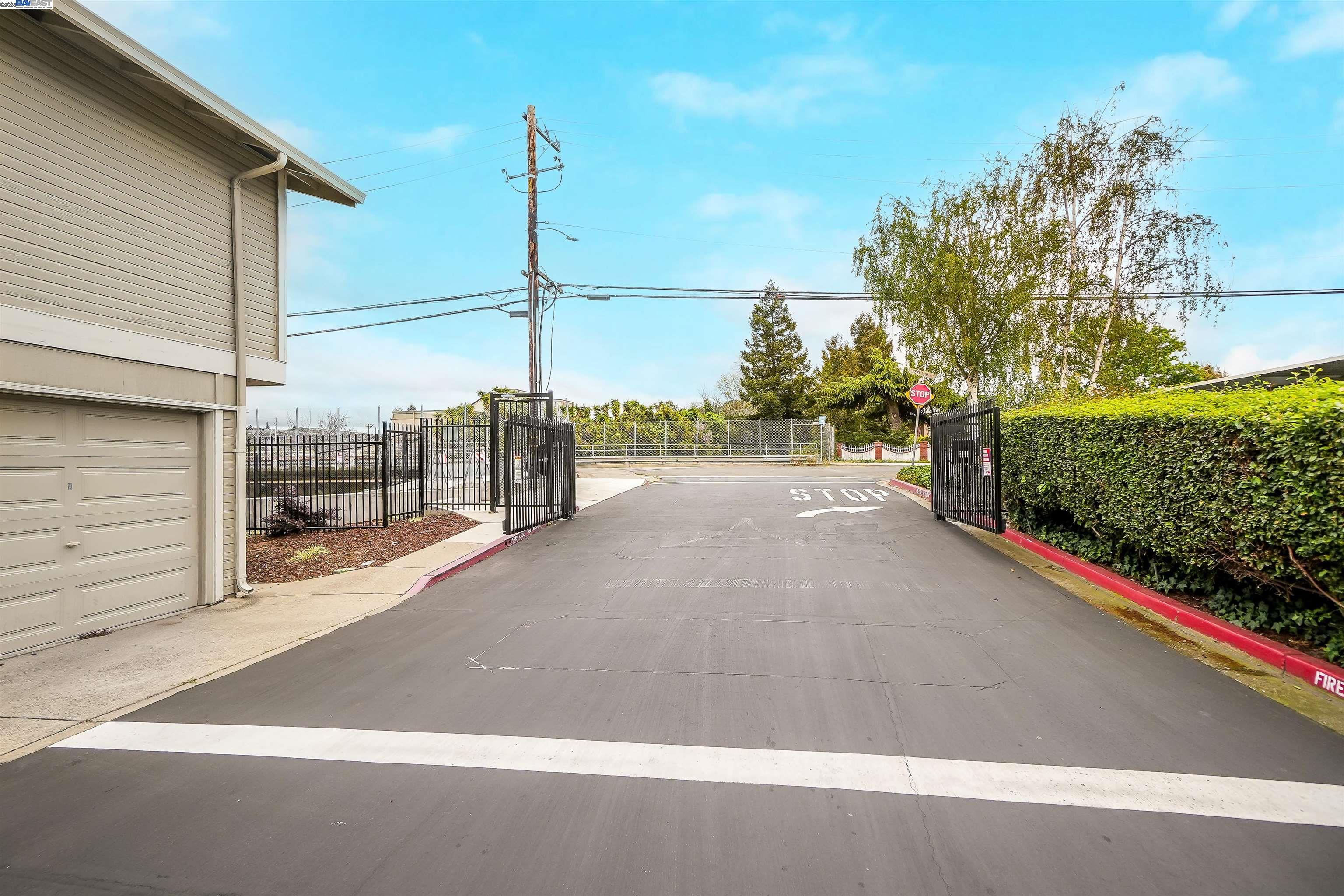 Detail Gallery Image 38 of 44 For 179 Loma Verde Dr, San Lorenzo,  CA 94580 - 3 Beds | 2 Baths