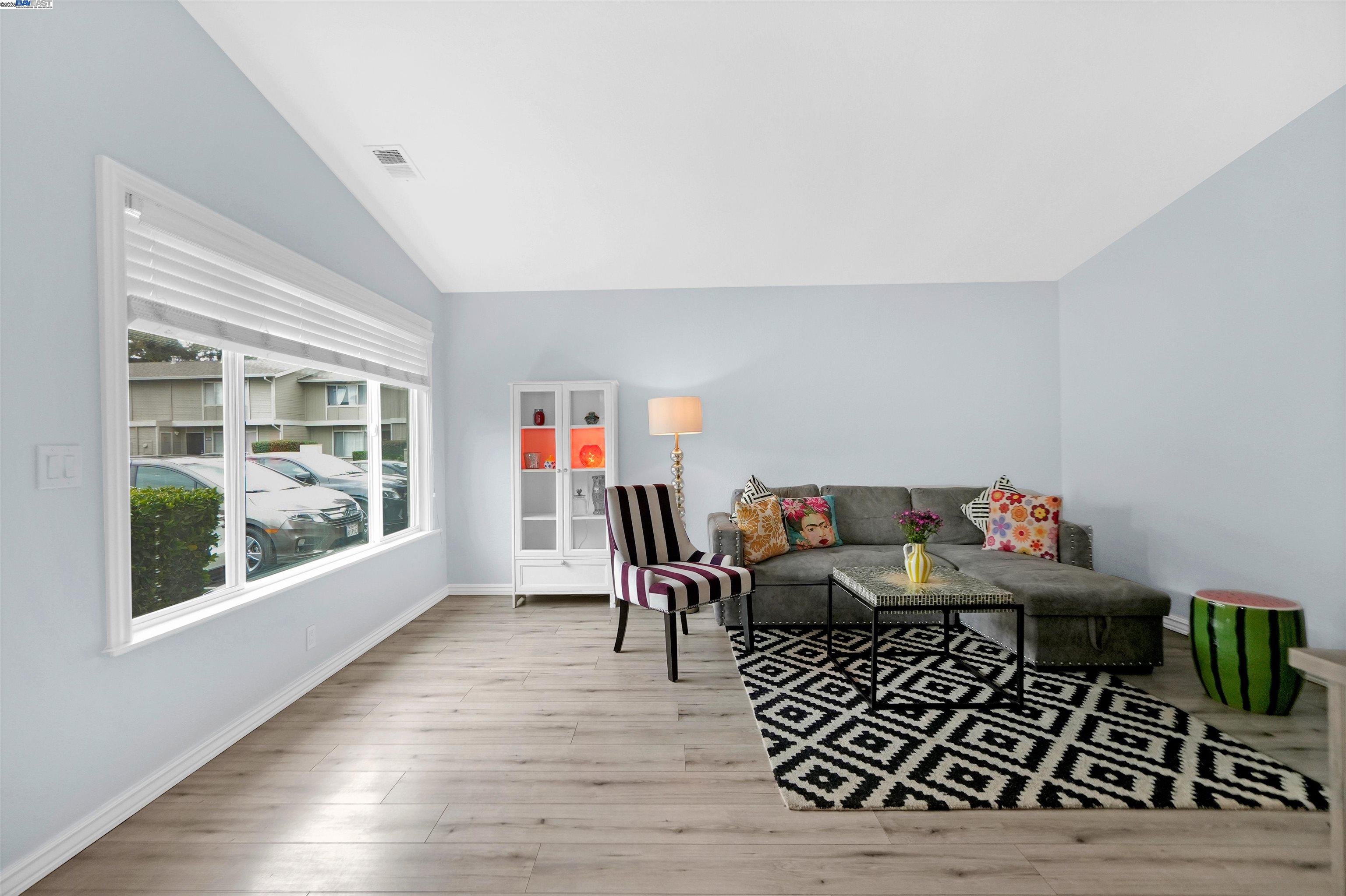Detail Gallery Image 6 of 44 For 179 Loma Verde Dr, San Lorenzo,  CA 94580 - 3 Beds | 2 Baths