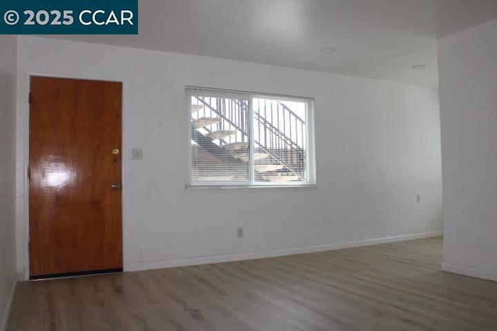 Detail Gallery Image 3 of 16 For 2292 Orleans Dr #1,  Pinole,  CA 94564 - 2 Beds | 1 Baths