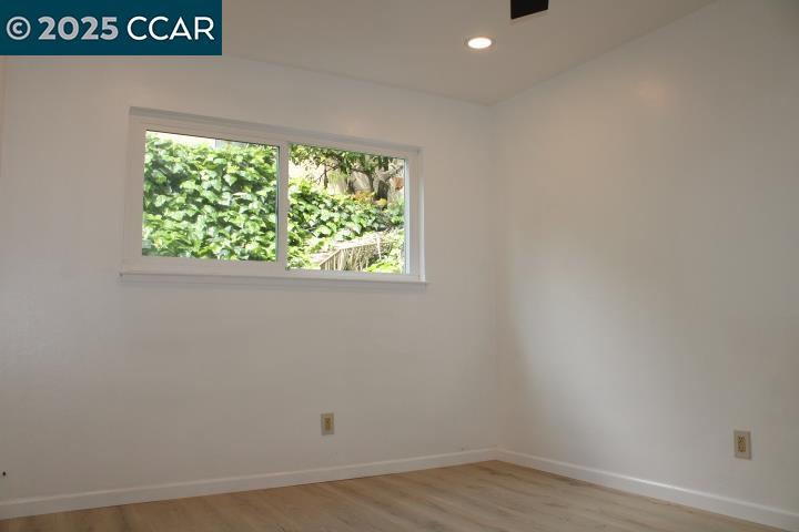 Detail Gallery Image 7 of 16 For 2292 Orleans Dr #1,  Pinole,  CA 94564 - 2 Beds | 1 Baths