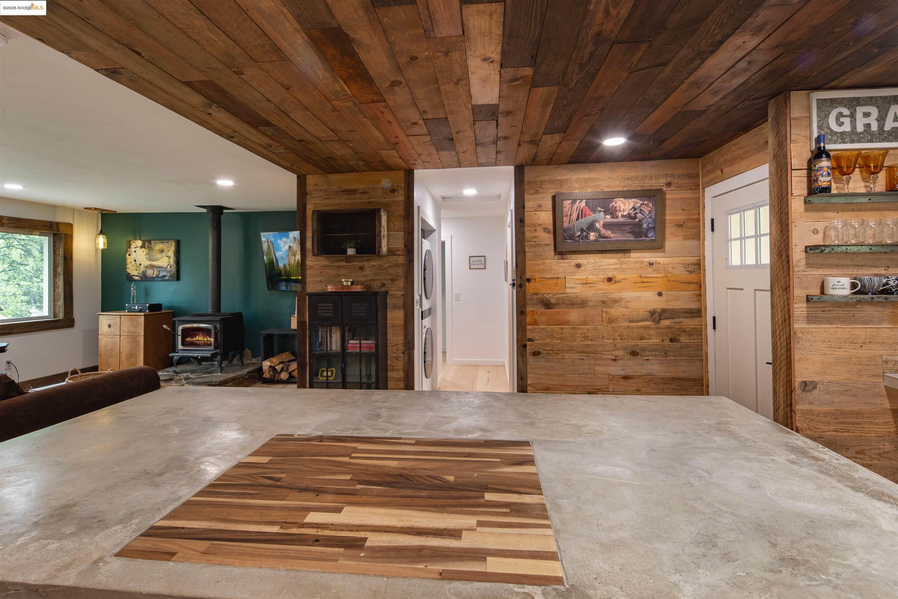 Detail Gallery Image 6 of 42 For 12874 Green Valley Cir, Groveland,  CA 95321 - 3 Beds | 2 Baths