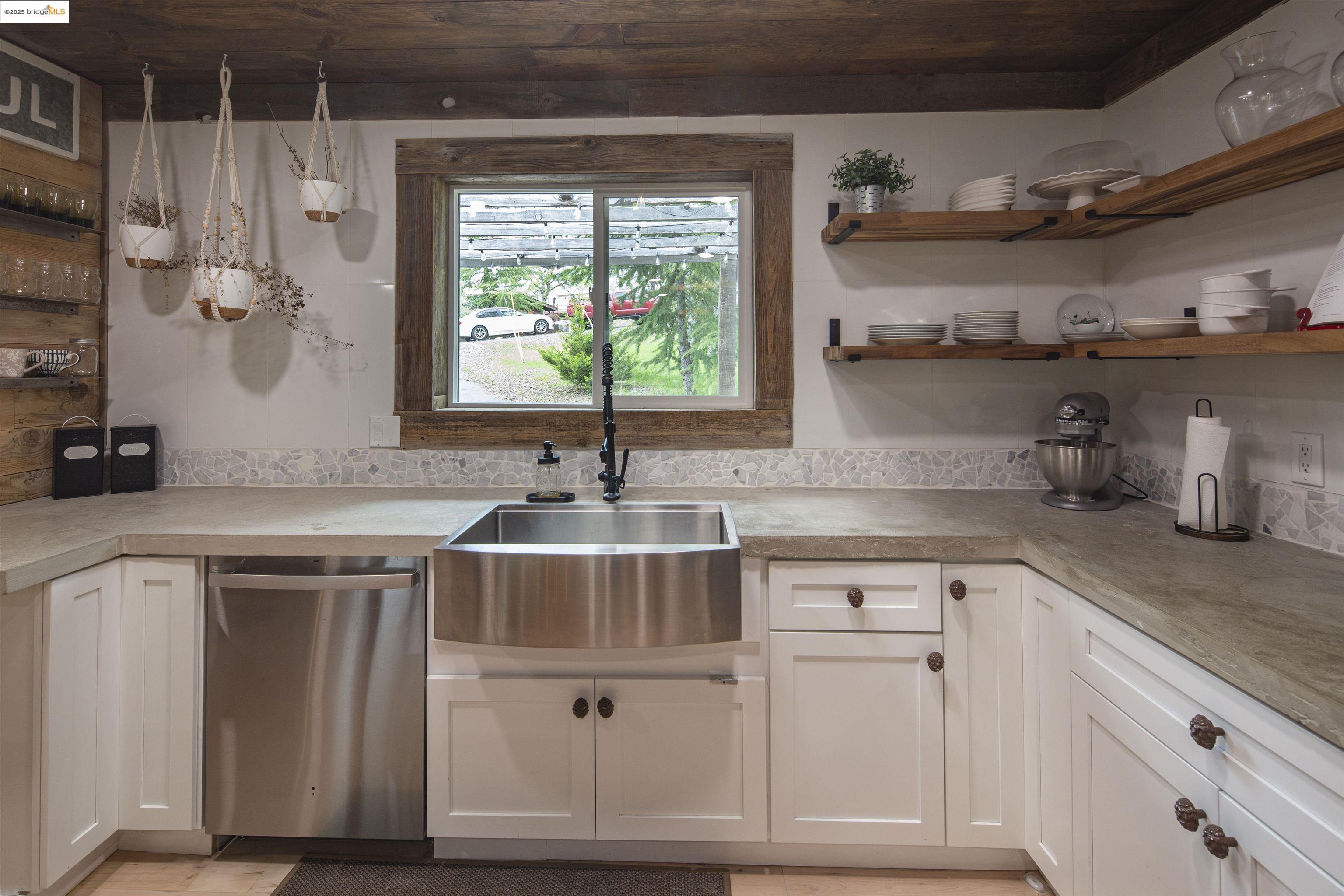 Detail Gallery Image 9 of 42 For 12874 Green Valley Cir, Groveland,  CA 95321 - 3 Beds | 2 Baths