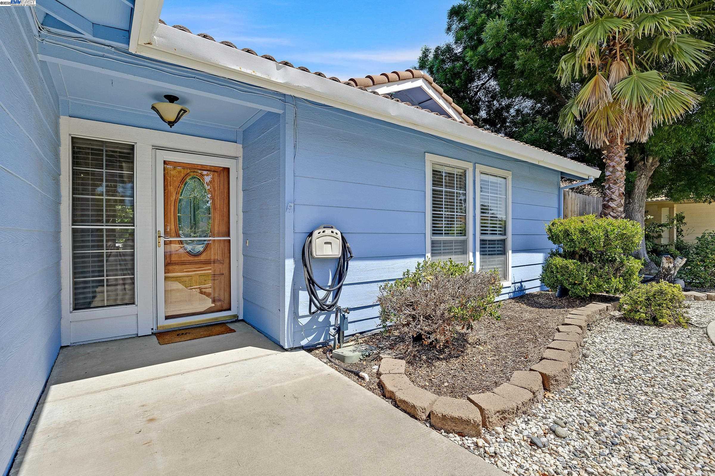 Detail Gallery Image 3 of 29 For 85 Deerwood Ln, Tracy,  CA 95376 - 3 Beds | 2 Baths