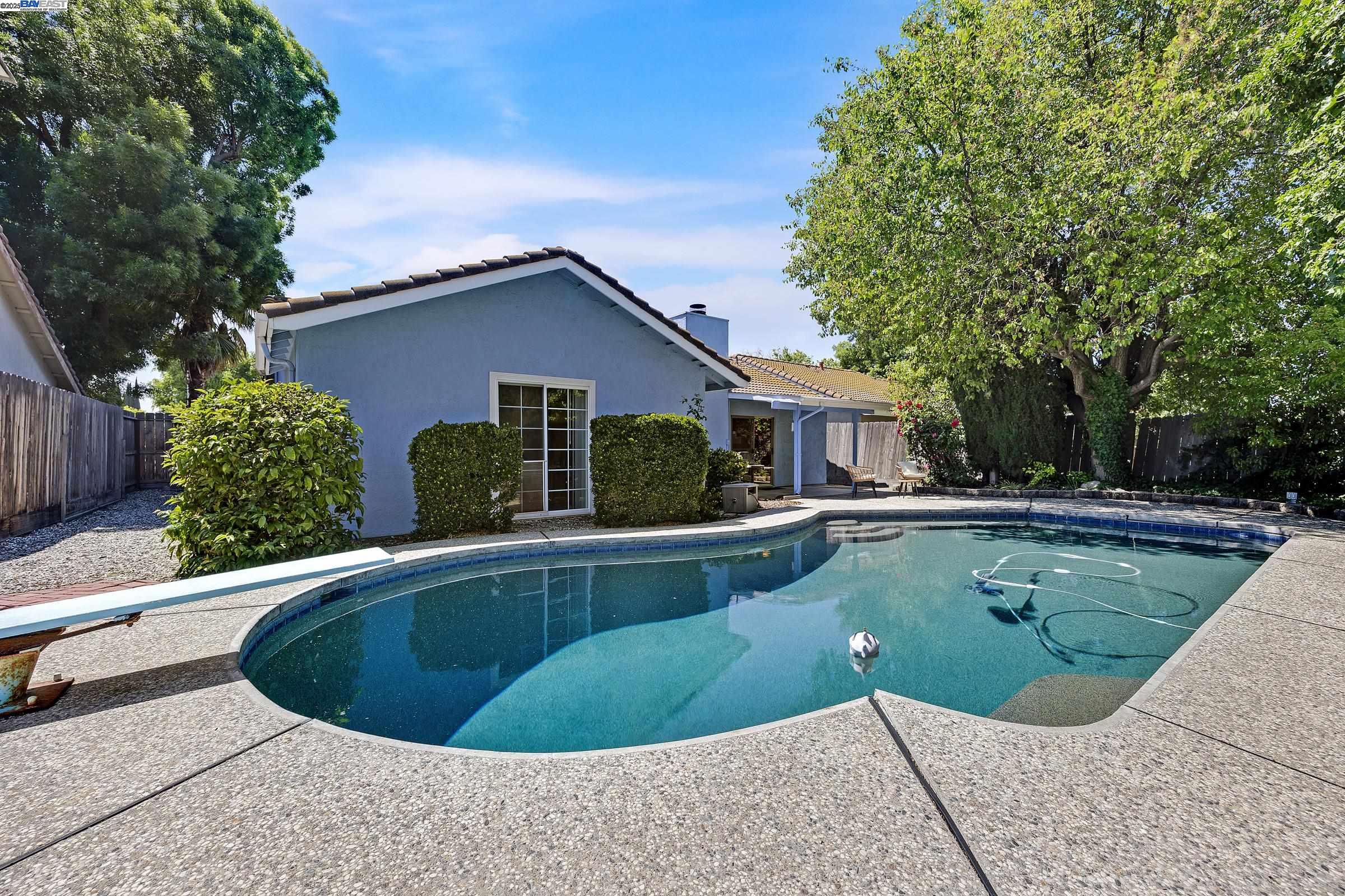 Detail Gallery Image 24 of 29 For 85 Deerwood Ln, Tracy,  CA 95376 - 3 Beds | 2 Baths