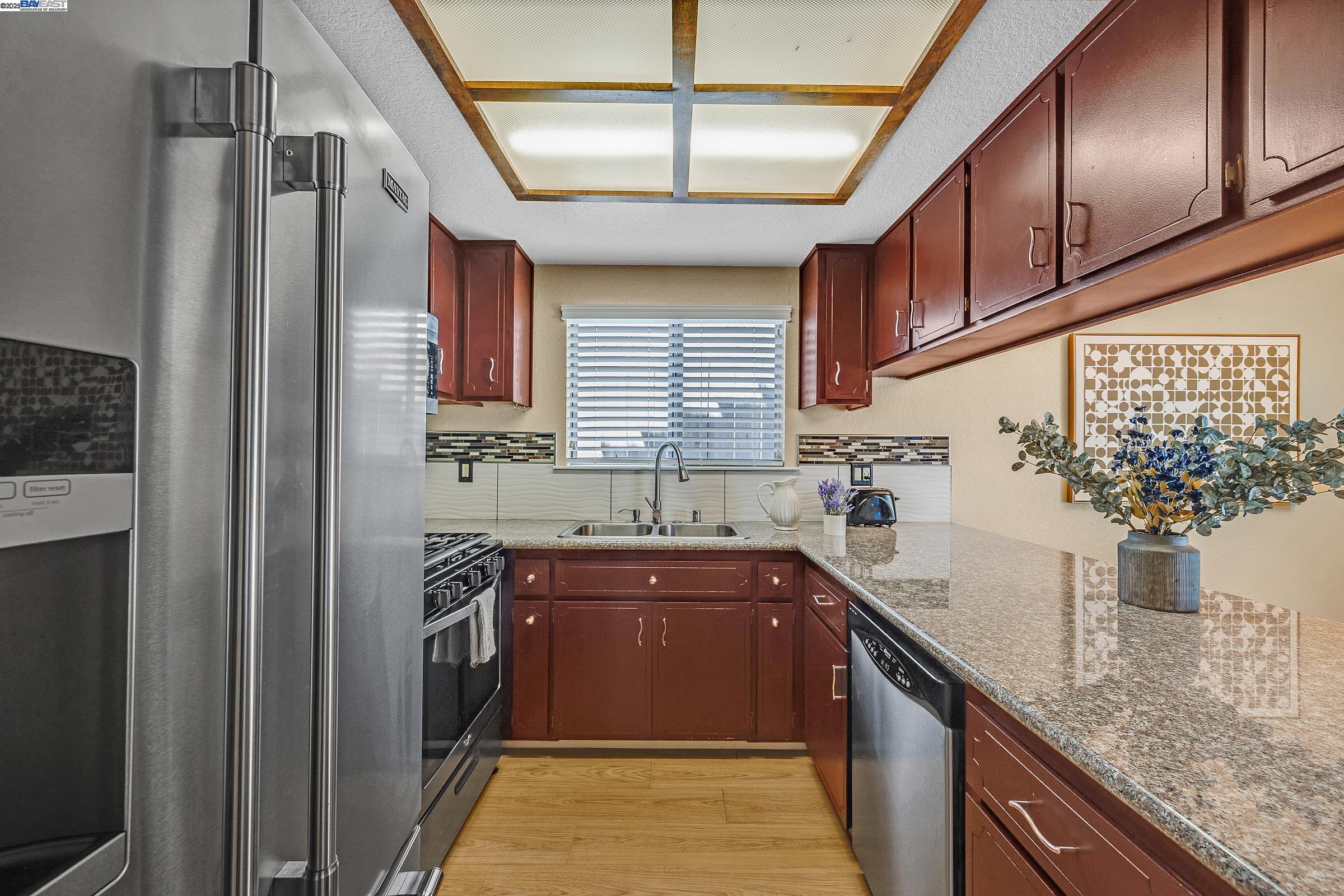 Detail Gallery Image 10 of 29 For 85 Deerwood Ln, Tracy,  CA 95376 - 3 Beds | 2 Baths