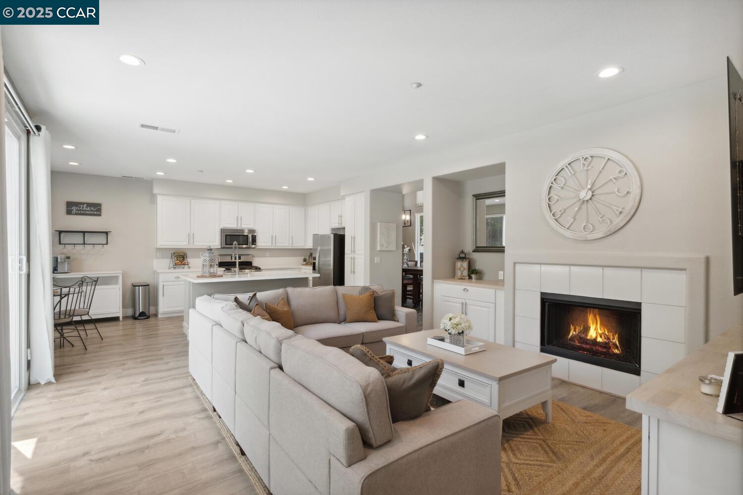 Detail Gallery Image 18 of 59 For 96 Heritage Way, Brentwood,  CA 94513 - 3 Beds | 3 Baths
