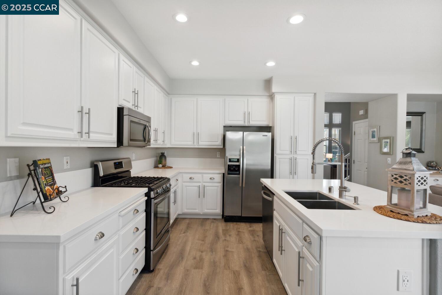 Detail Gallery Image 25 of 59 For 96 Heritage Way, Brentwood,  CA 94513 - 3 Beds | 3 Baths