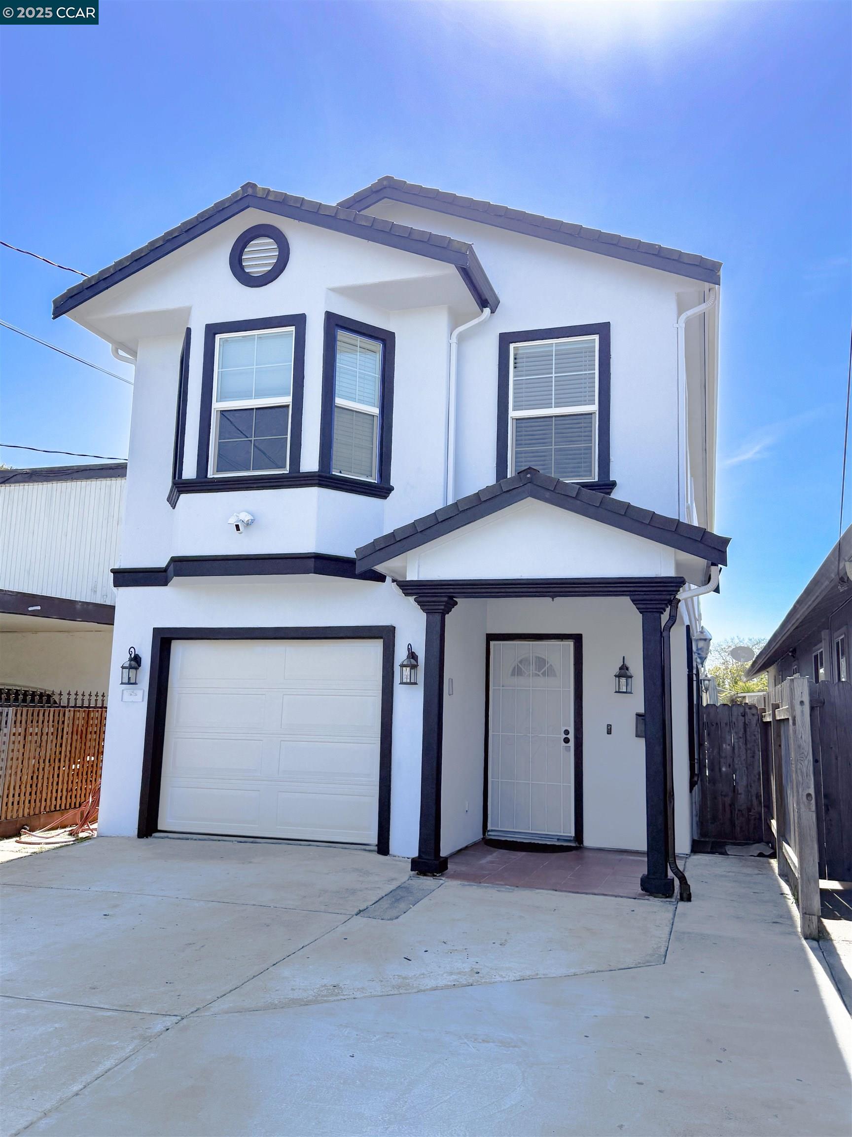 Detail Gallery Image 2 of 29 For 312 Barrett Ave, Richmond,  CA 94801 - 4 Beds | 3 Baths