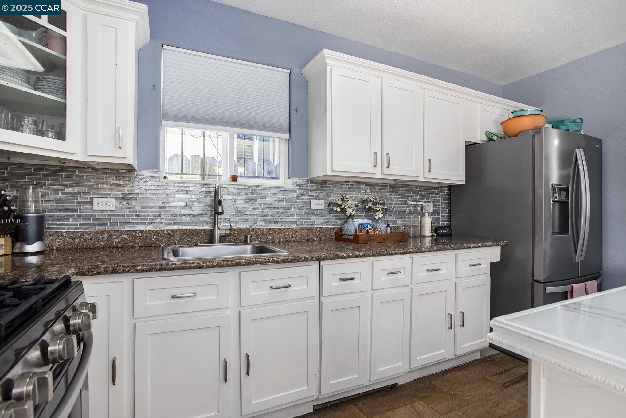 Detail Gallery Image 14 of 29 For 312 Barrett Ave, Richmond,  CA 94801 - 4 Beds | 3 Baths