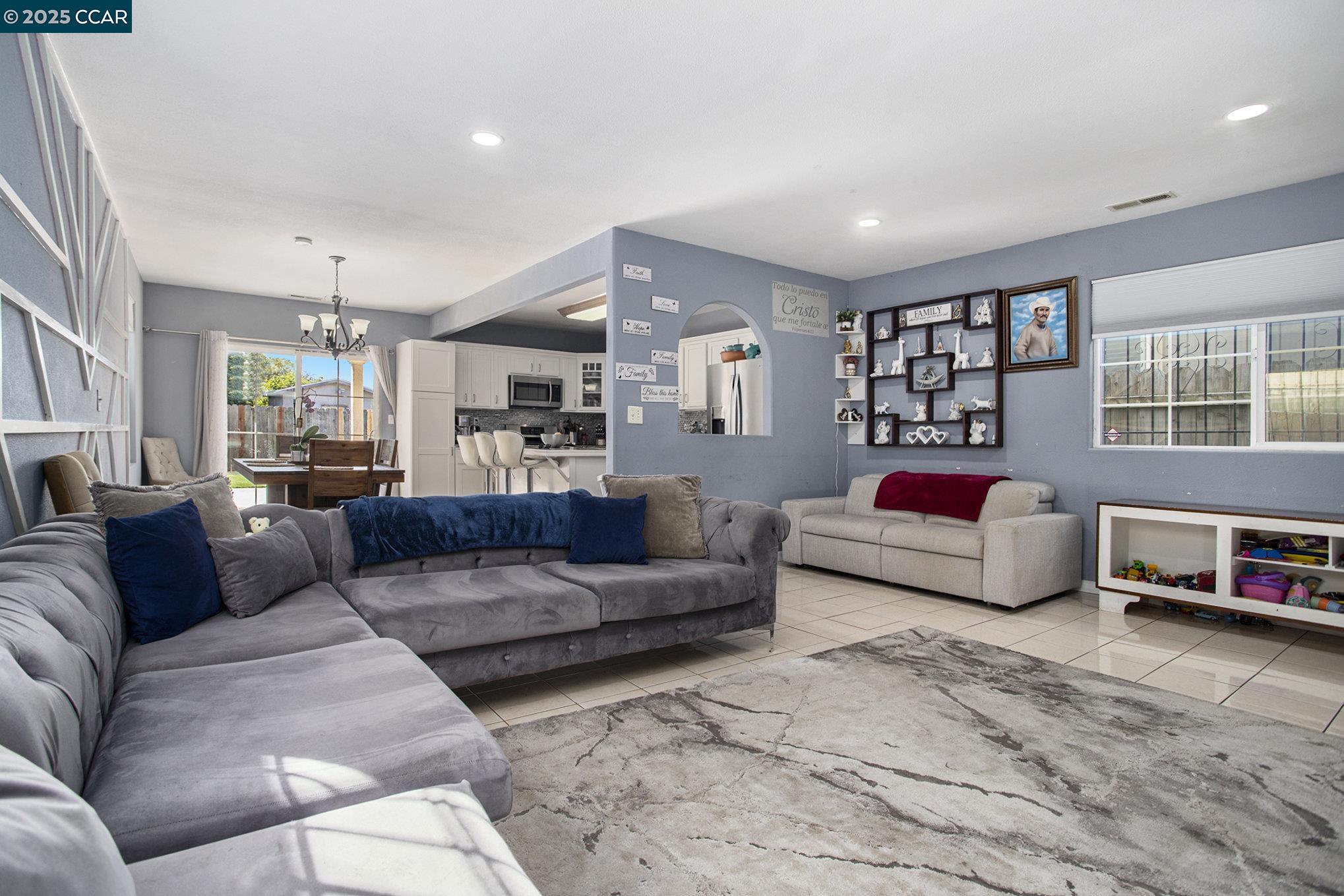 Detail Gallery Image 7 of 29 For 312 Barrett Ave, Richmond,  CA 94801 - 4 Beds | 3 Baths