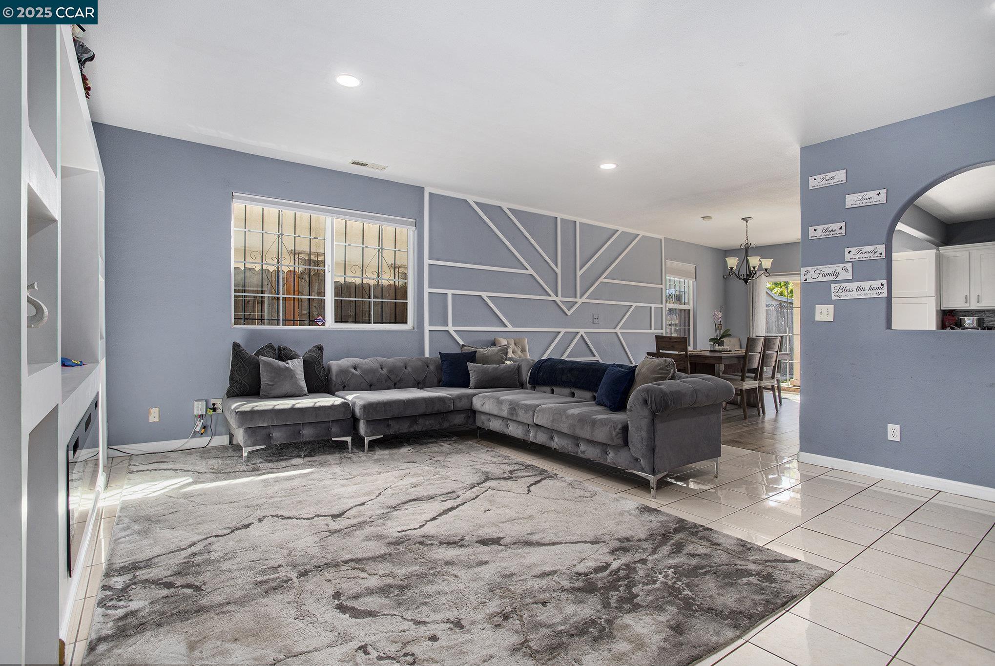 Detail Gallery Image 8 of 29 For 312 Barrett Ave, Richmond,  CA 94801 - 4 Beds | 3 Baths