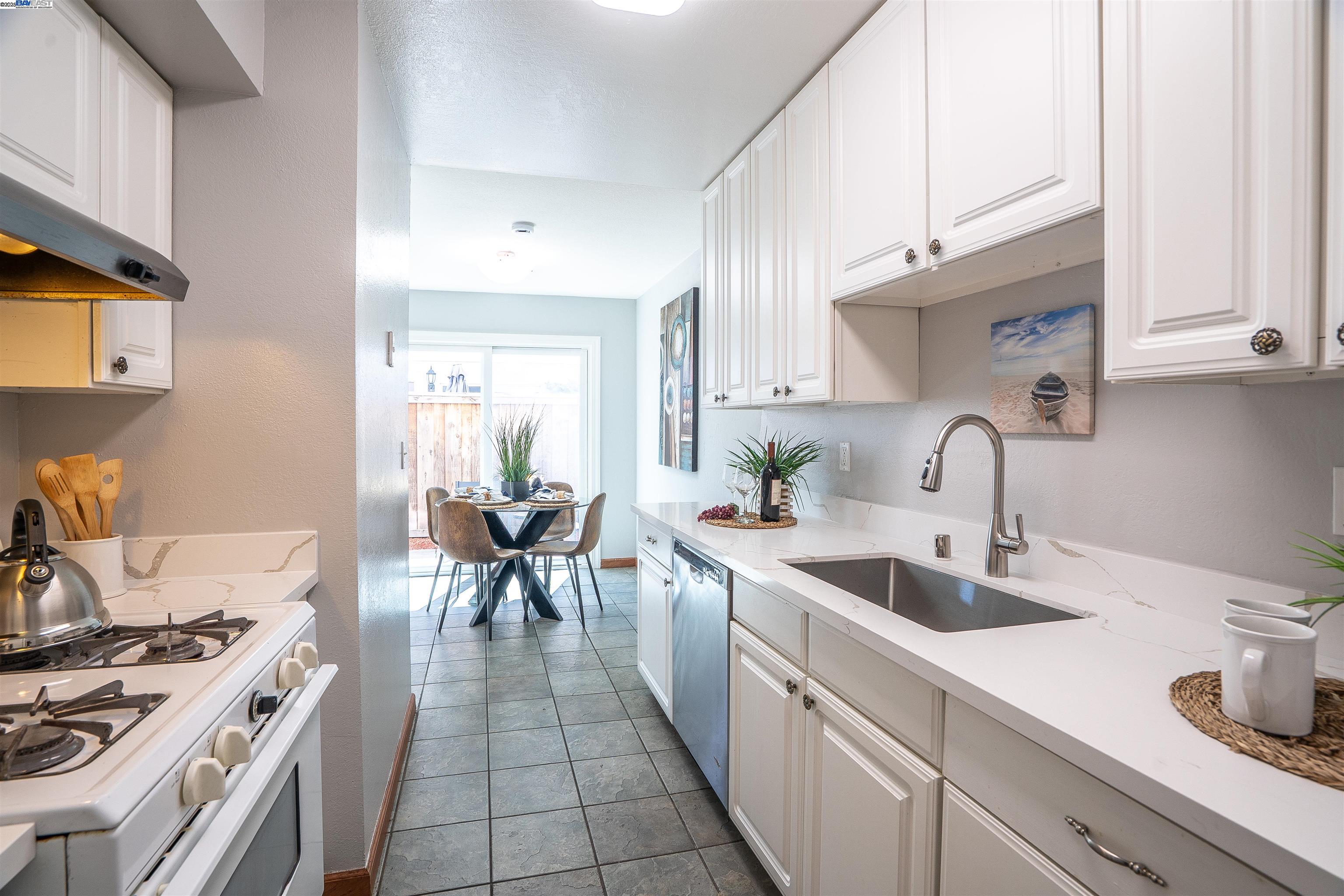 Detail Gallery Image 11 of 27 For 325 San Miguel Ct #2,  Milpitas,  CA 95035 - 2 Beds | 1 Baths