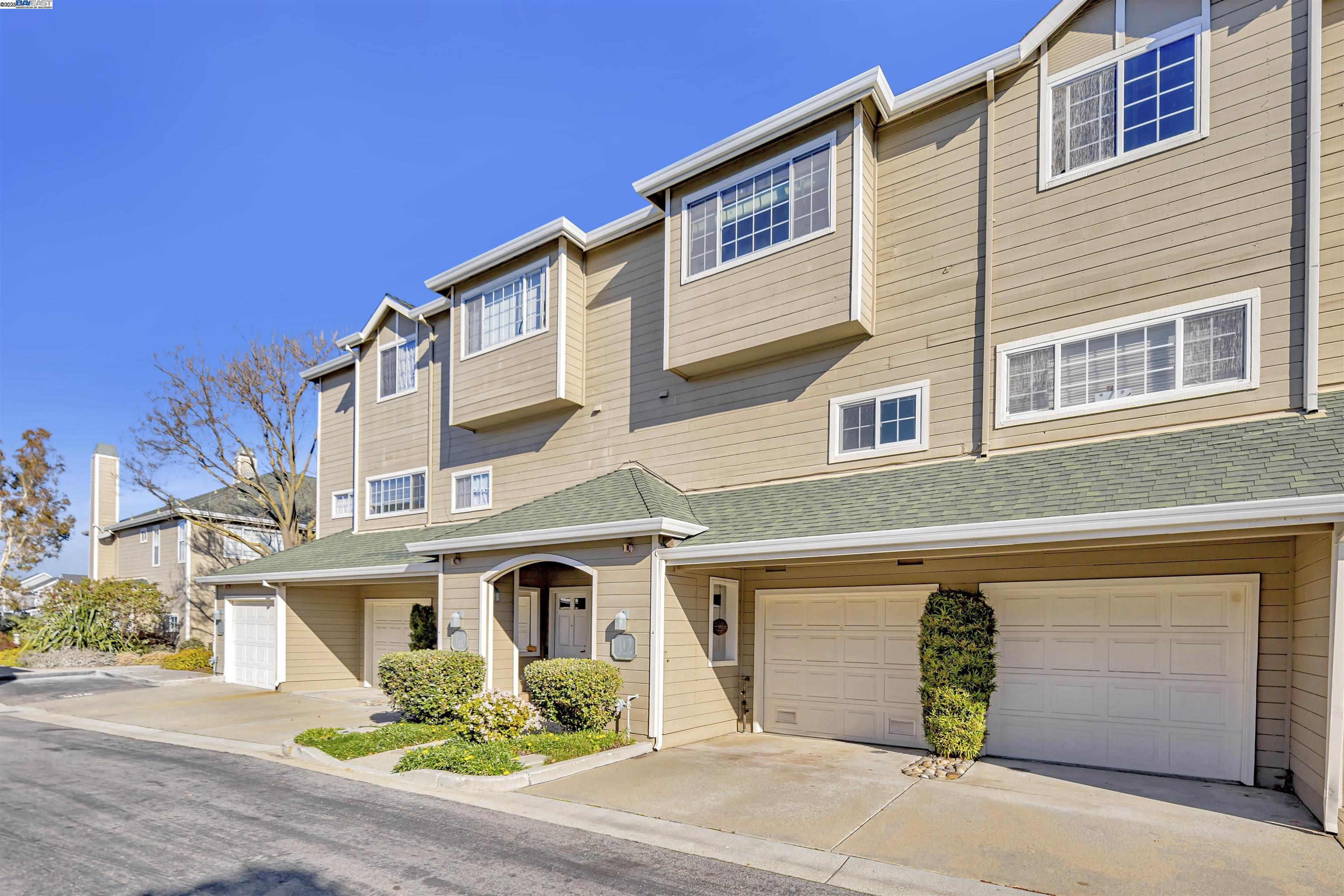 Detail Gallery Image 2 of 31 For 312 Treasure Island Dr, Belmont,  CA 94002 - 3 Beds | 3/1 Baths