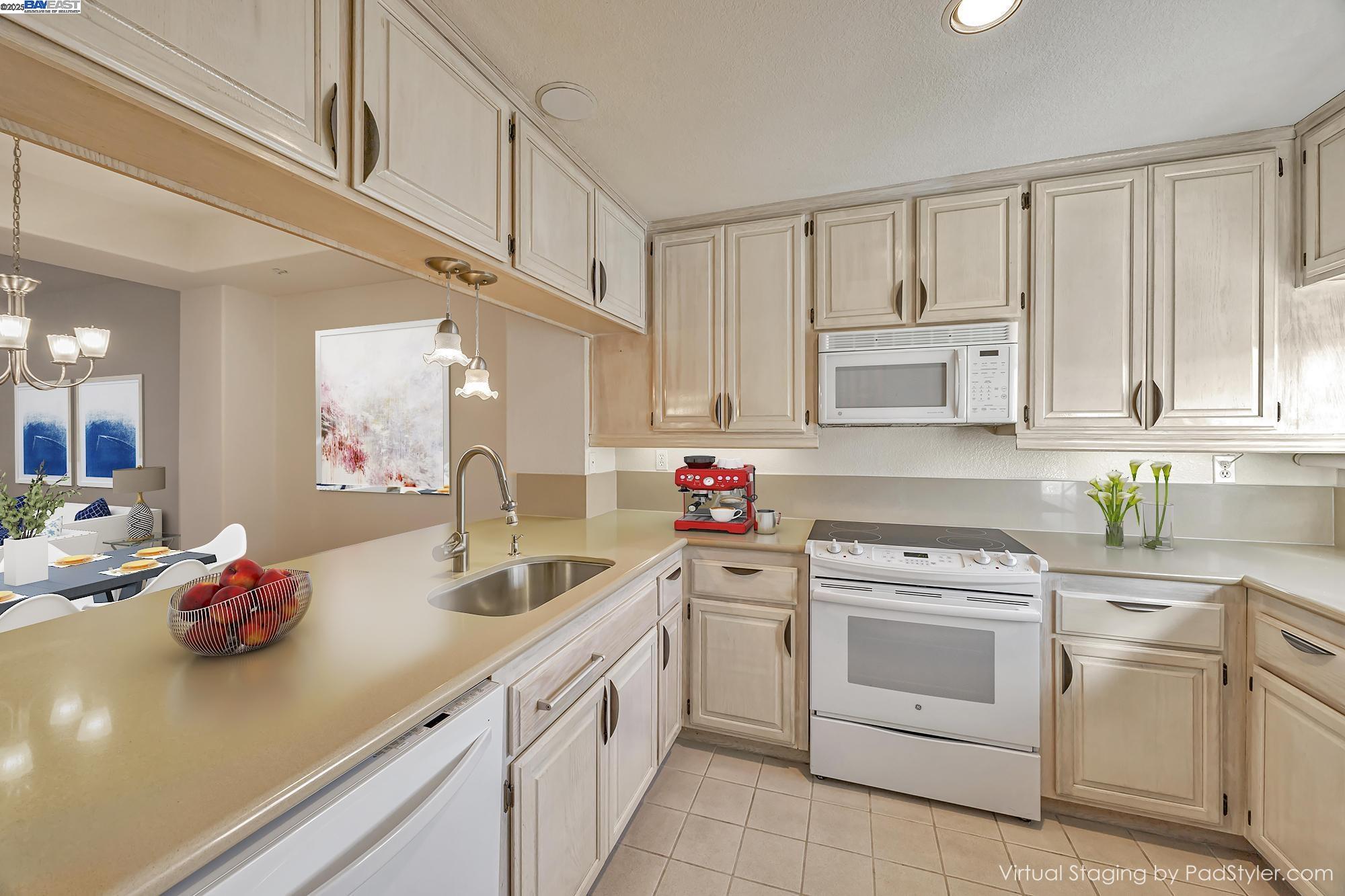 Detail Gallery Image 11 of 31 For 312 Treasure Island Dr, Belmont,  CA 94002 - 3 Beds | 3/1 Baths