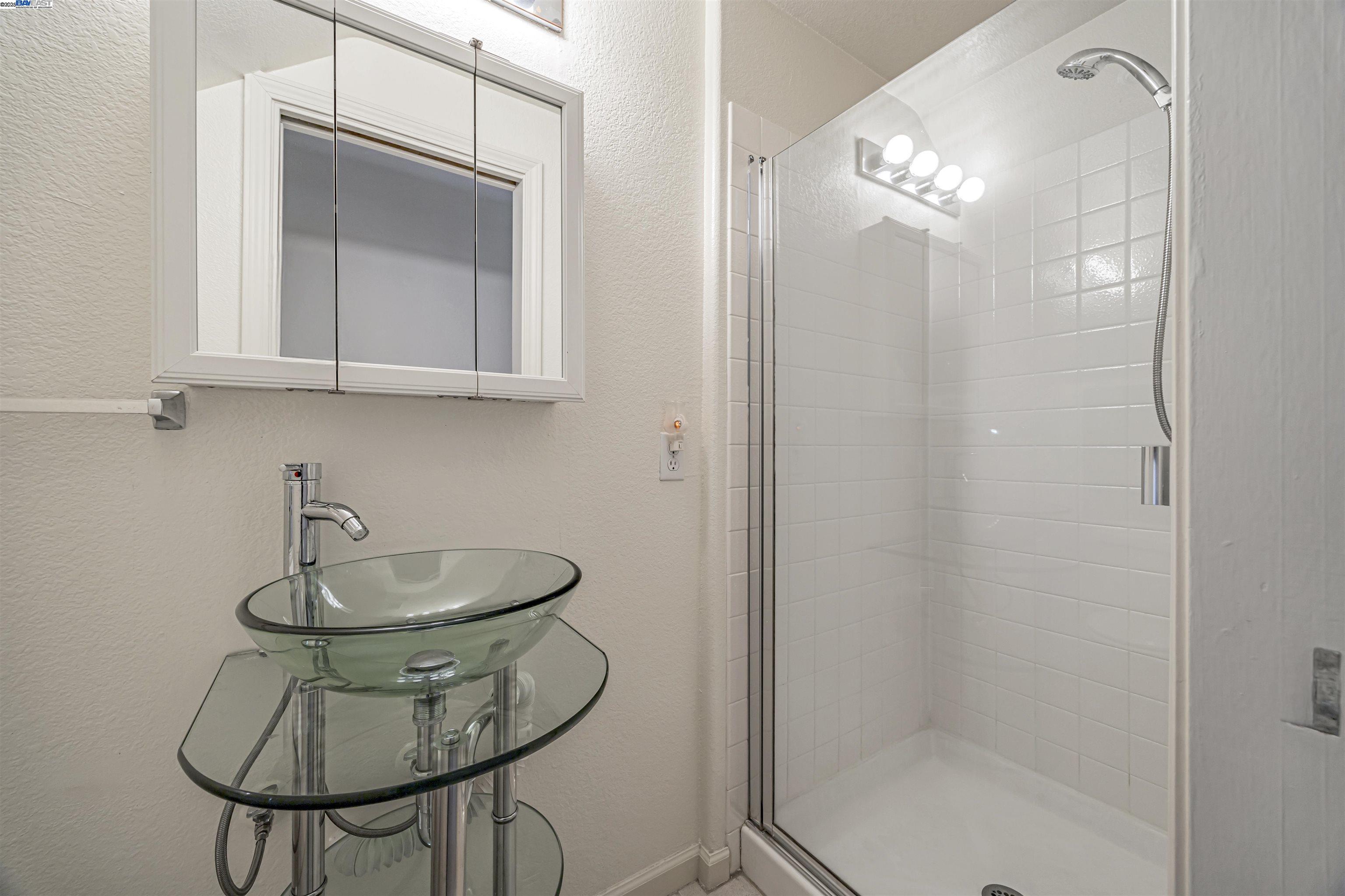 Detail Gallery Image 6 of 31 For 312 Treasure Island Dr, Belmont,  CA 94002 - 3 Beds | 3/1 Baths