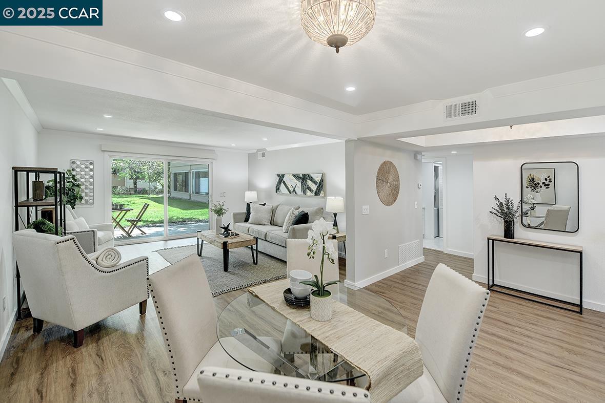Detail Gallery Image 6 of 56 For 1317 Stanley Dollar Dr #4,  Walnut Creek,  CA 94595 - 2 Beds | 2 Baths