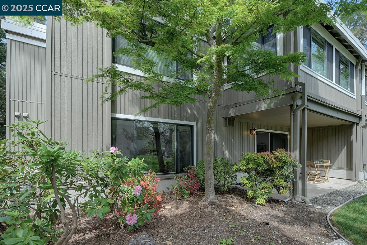 Detail Gallery Image 10 of 56 For 1317 Stanley Dollar Dr #4,  Walnut Creek,  CA 94595 - 2 Beds | 2 Baths